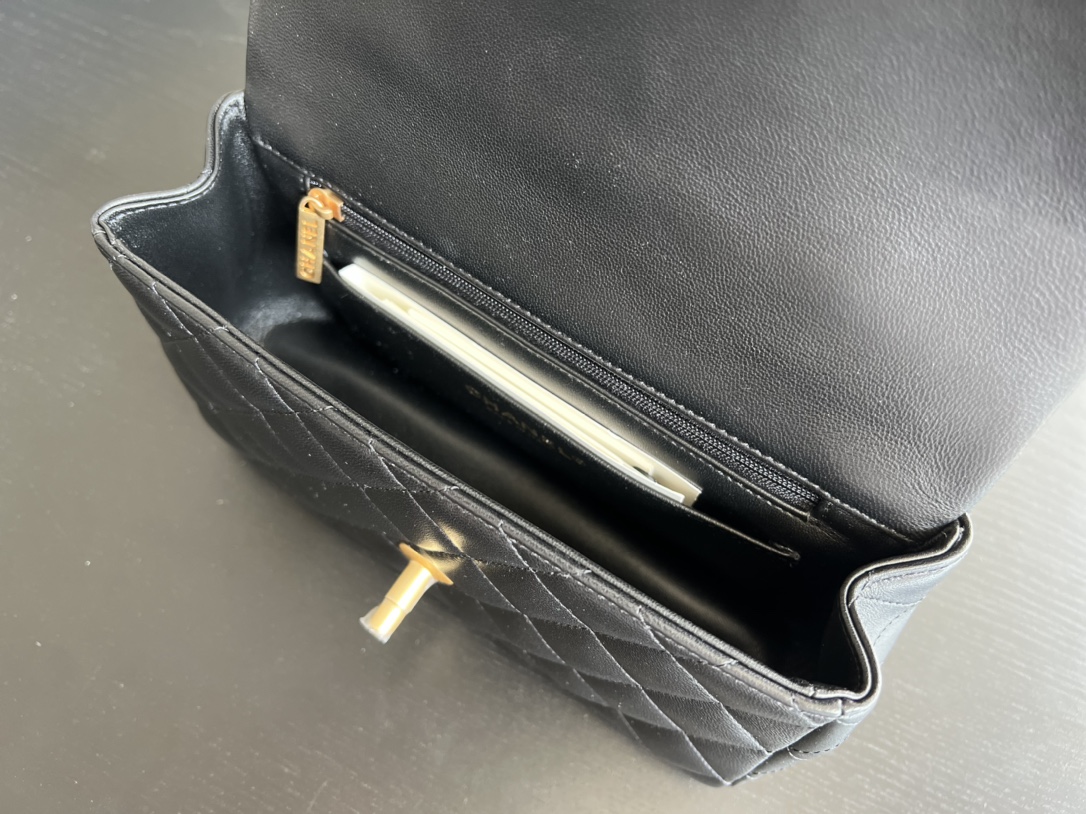 Handbag Chanel 2431 size 20cmx12cmx6 cm - vstockx