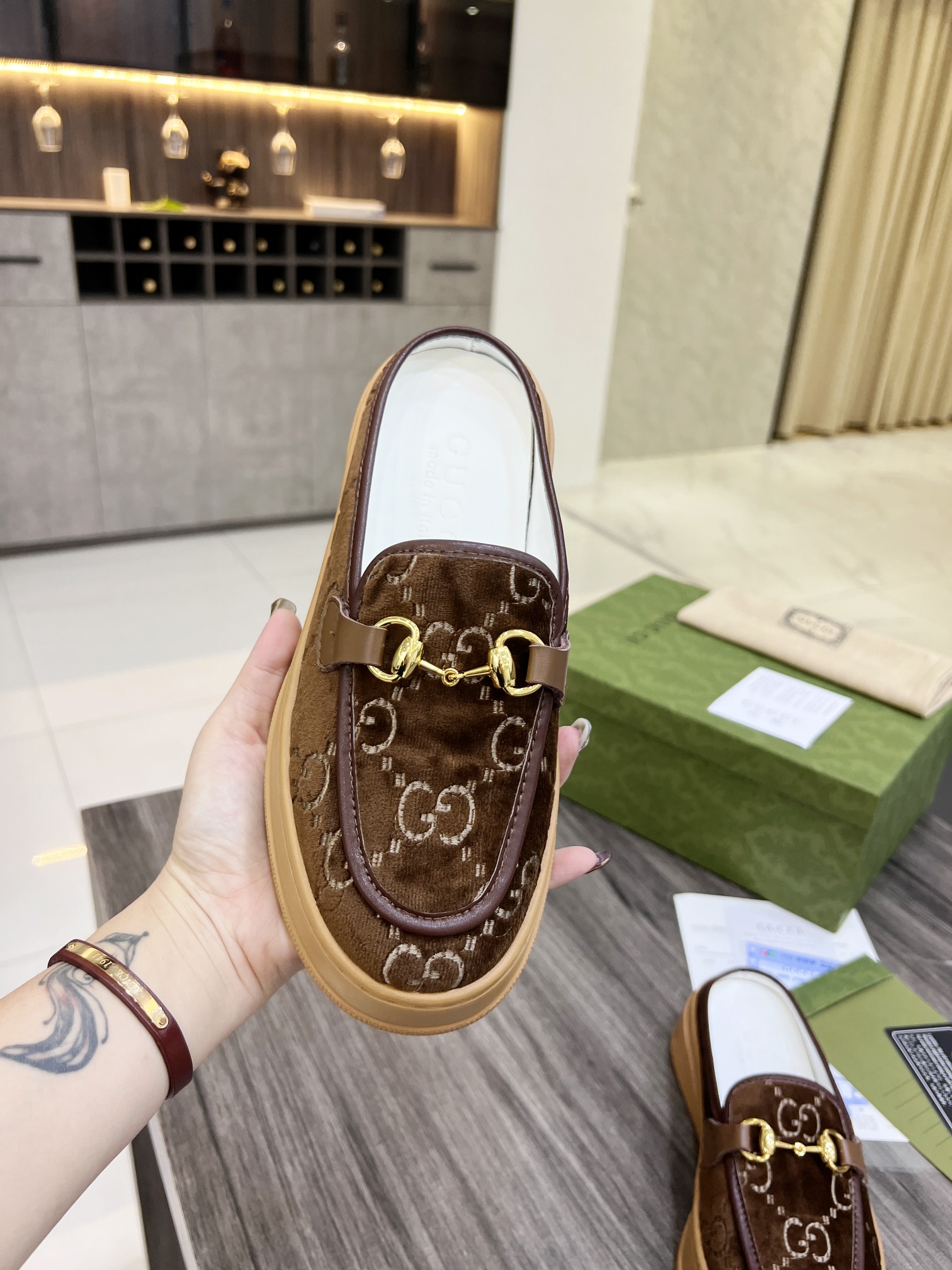 Gucci Women's WOMEN 6 - vstockx