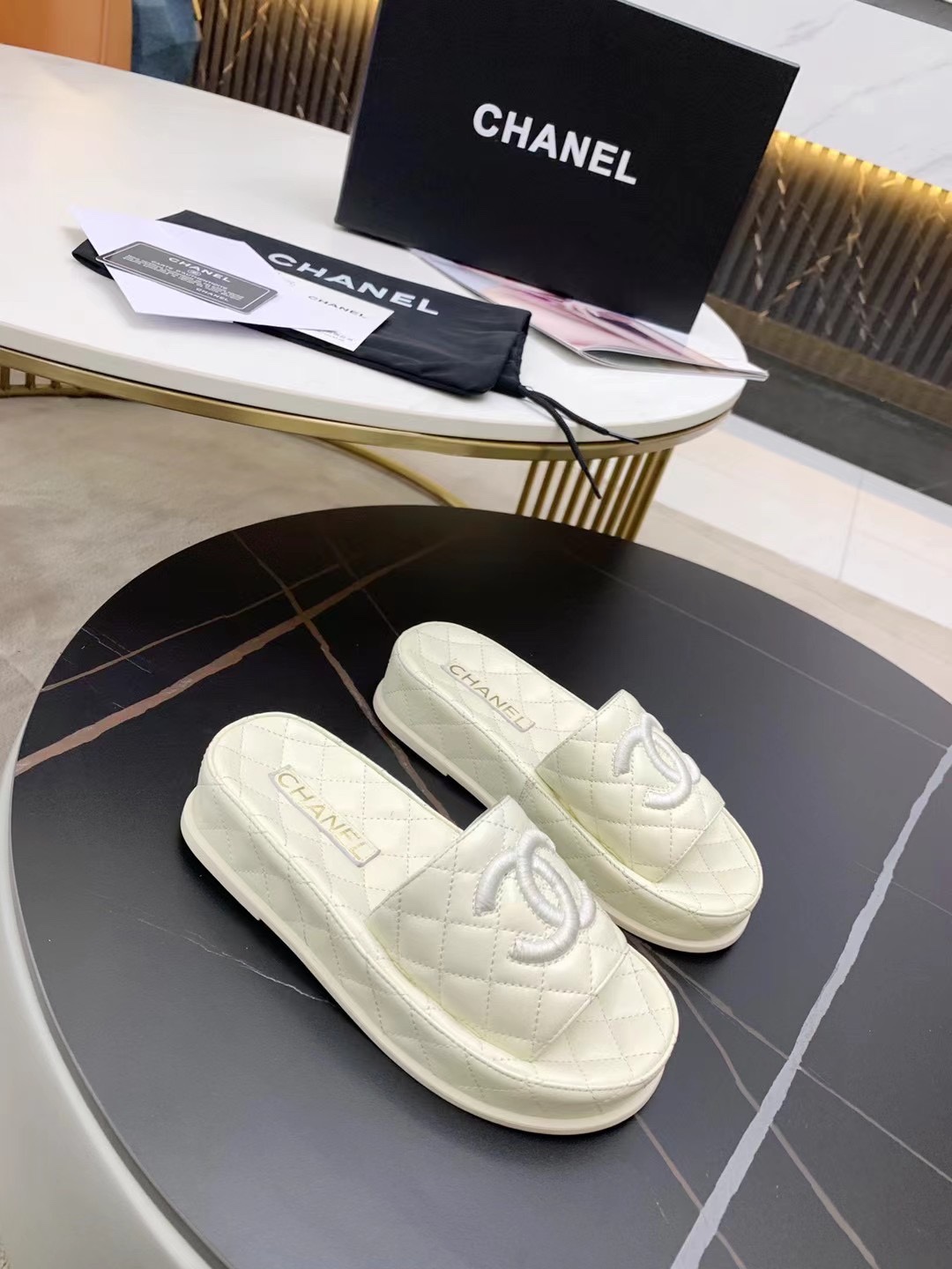 Chanel Slides 10 - vstockx
