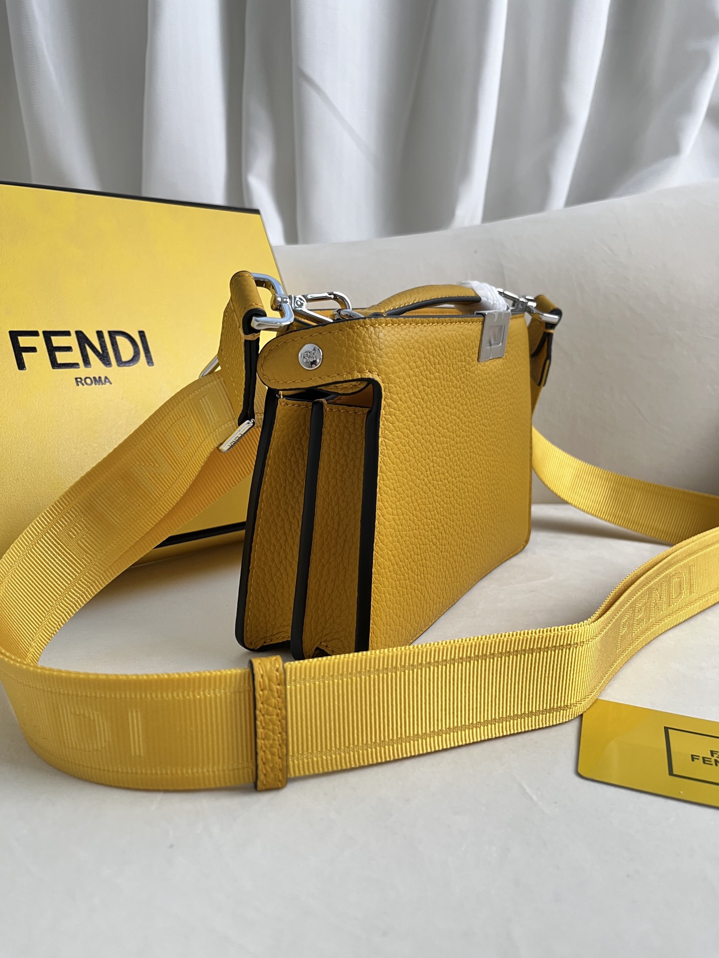 handbags FENDI 8066 size:21cm - vstockx