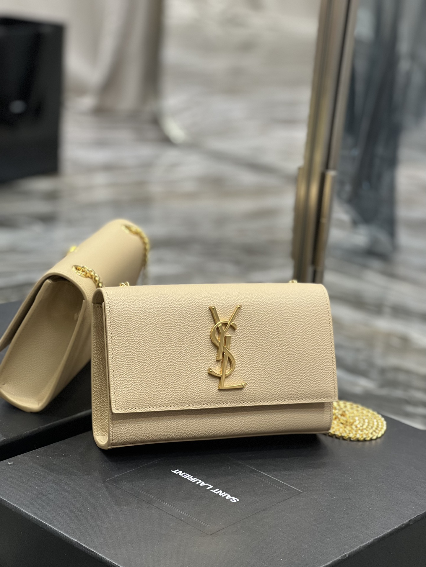 Handbags SAINT LAURENT 469390 size 20x13.5x5.5 cm - vstockx