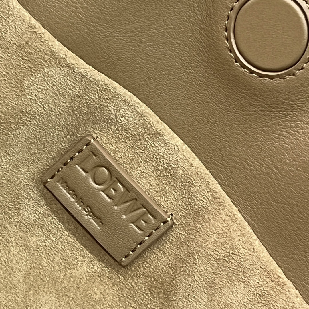 Handbags LOEWE 10856 size:30.5*24.5*10*5 cm - vstockx