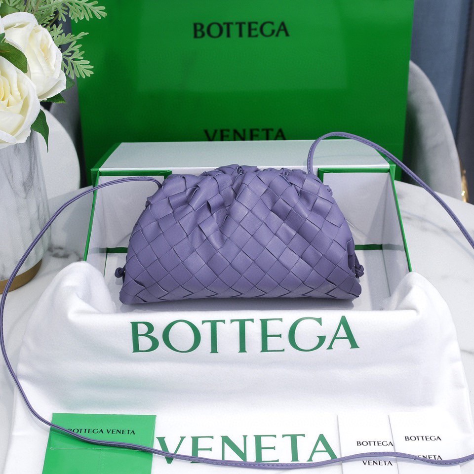handbags Bottega Veneta The pouch size:23*13*8 - vstockx