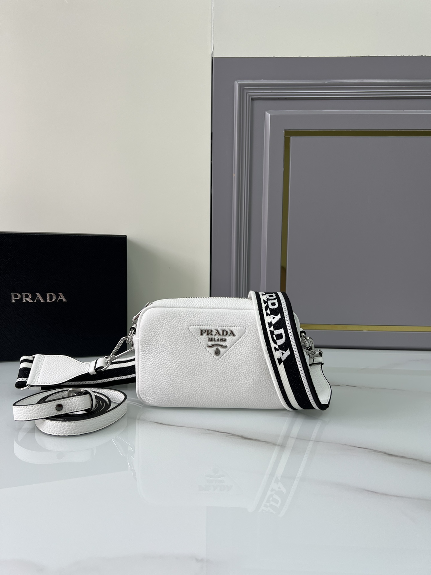 handbags prada 1BH192 19*12*6 - vstockx
