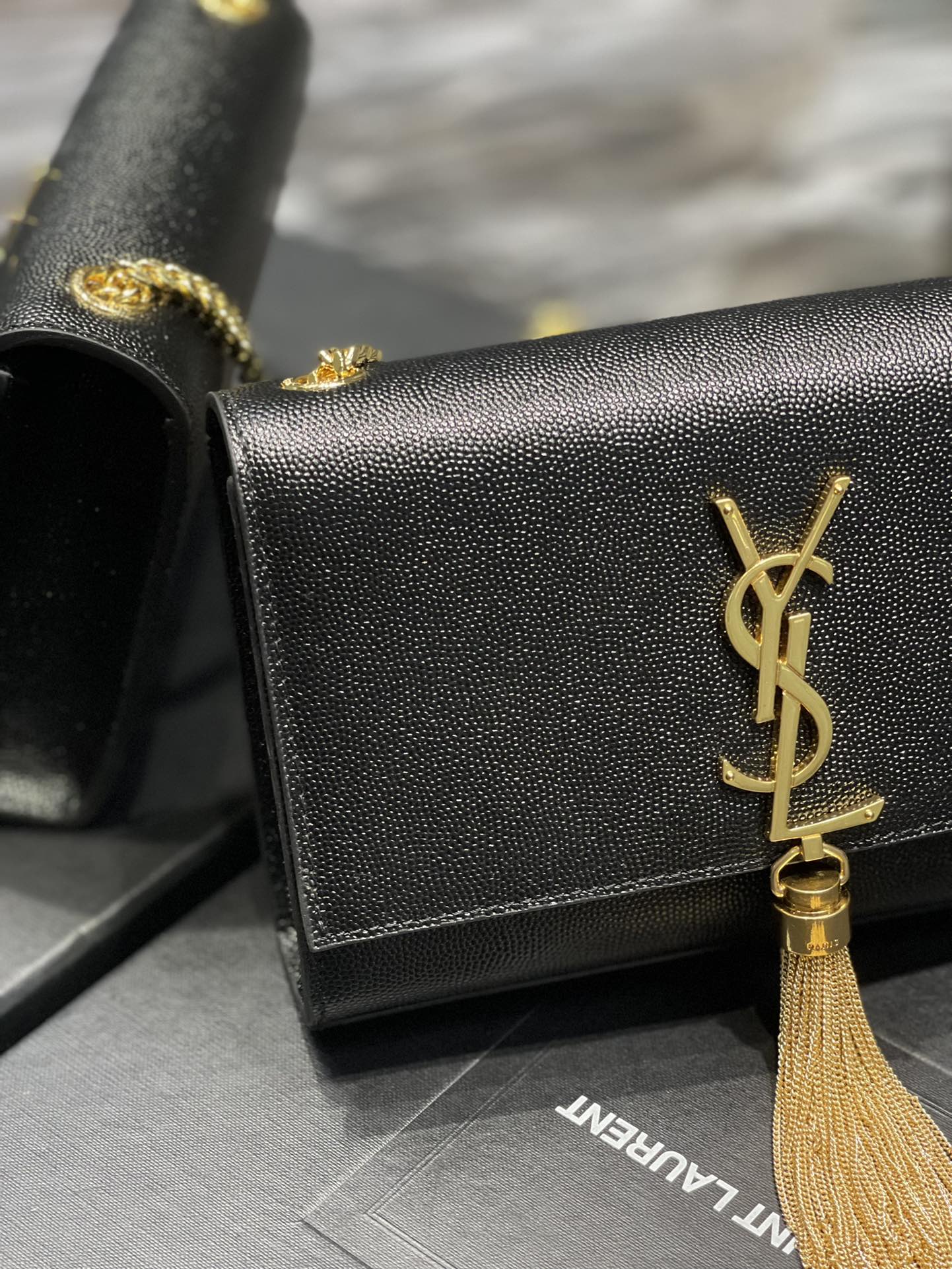 Handbags SAINT LAURENT 469390 size 20x13.5x5.5 cm - vstockx