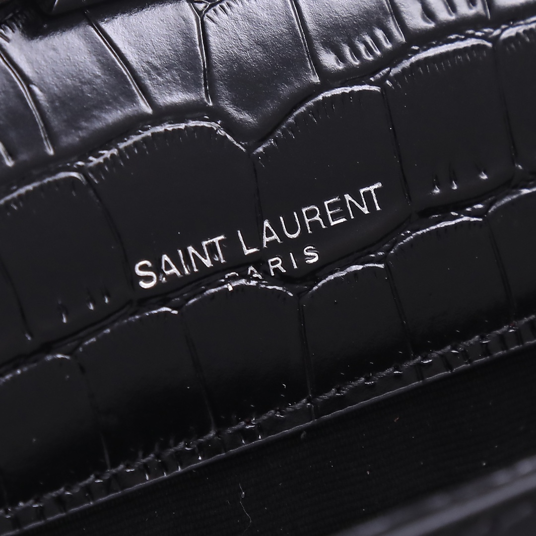 Handbags SAINT LAURENT 469390 size 20x13.5x5.5 cm - vstockx