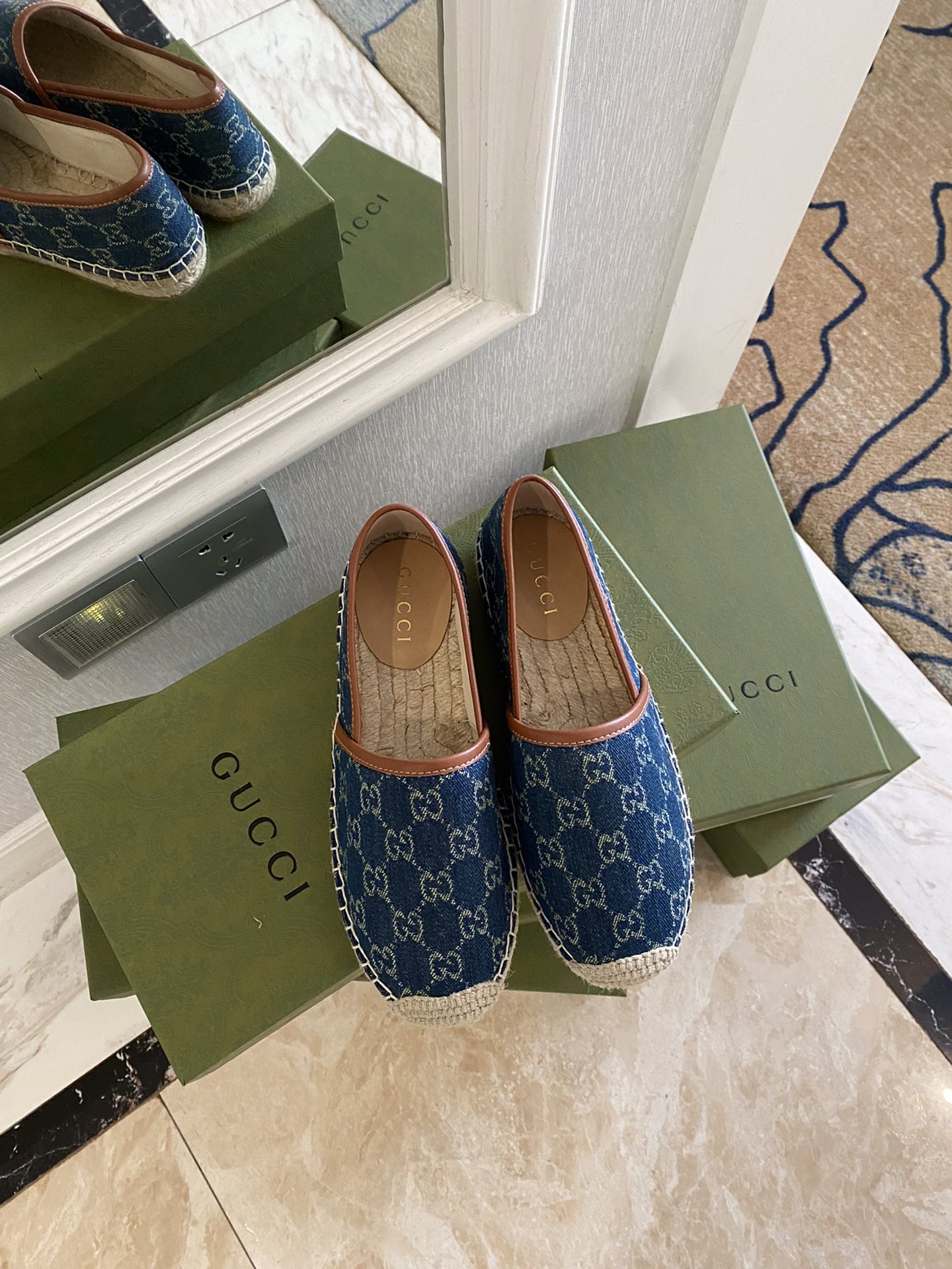 Gucci Leather espadrille with Double G WOMEN 2 - vstockx