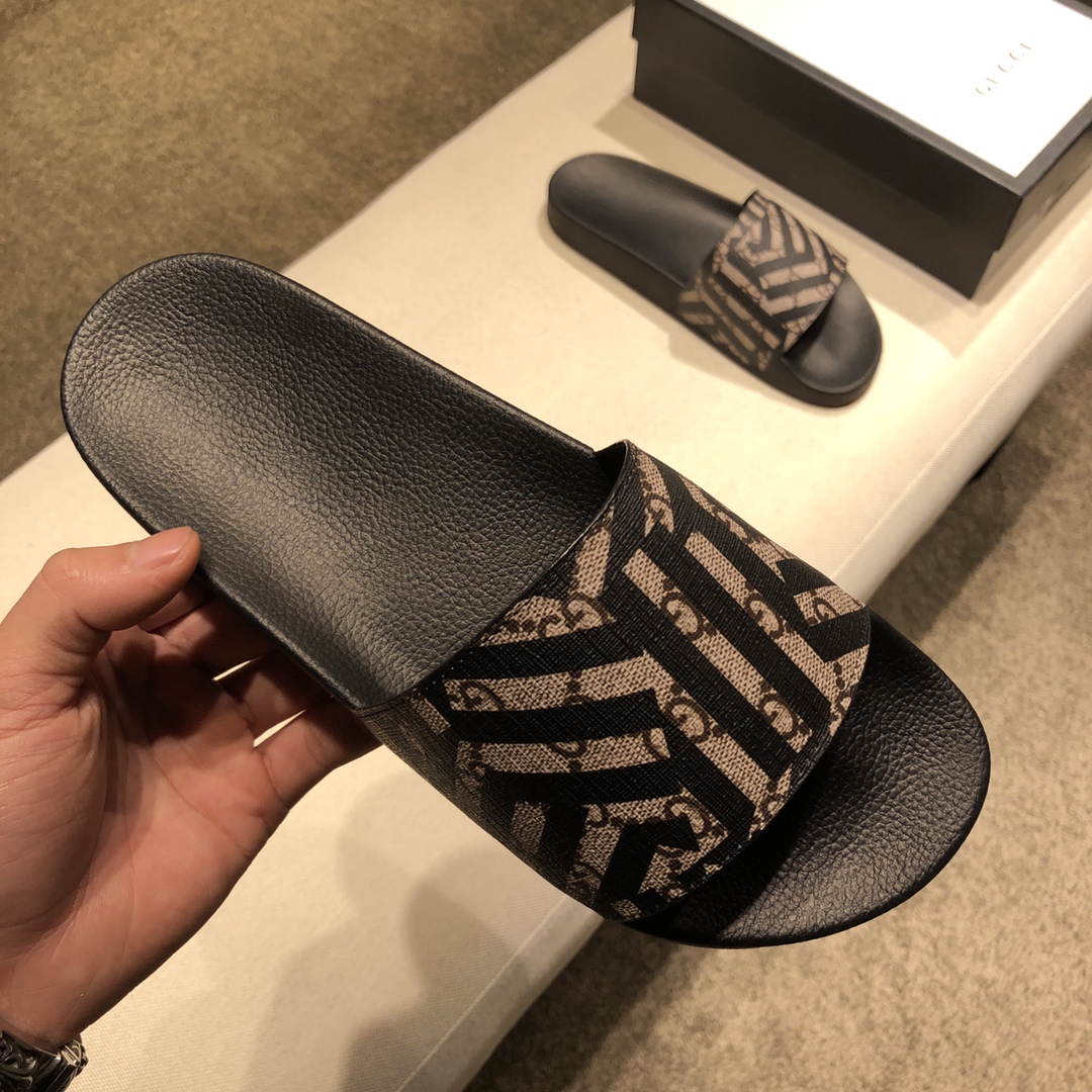 Gucci Slippers 39 - vstockx