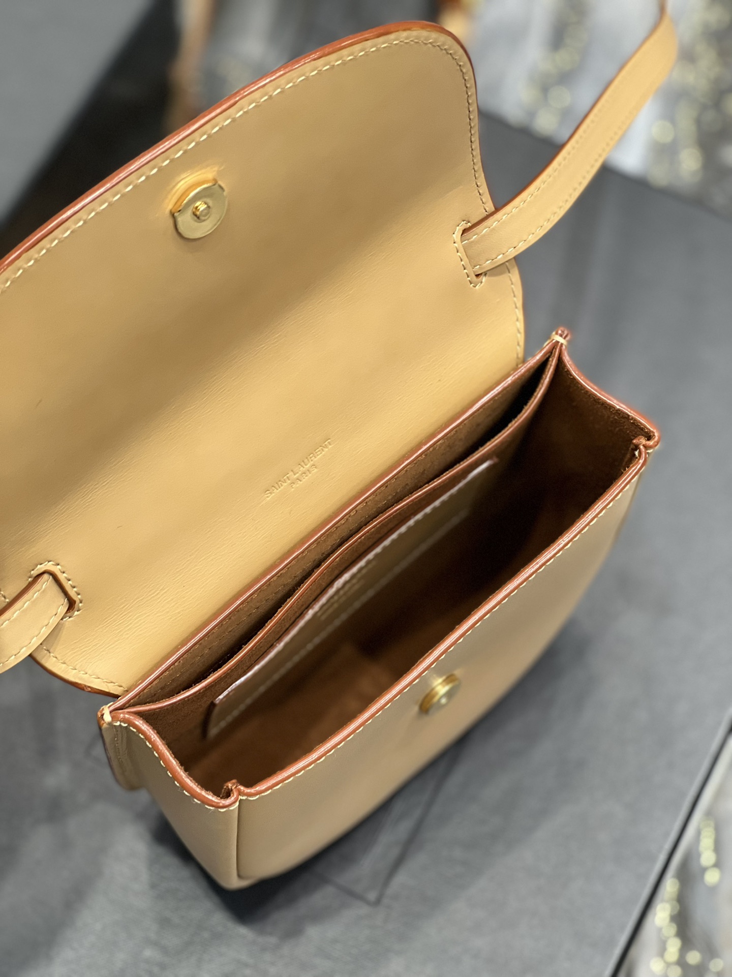 Handbags SAINT LAURENT 619740 size 18x15.5x5.5 cm - vstockx