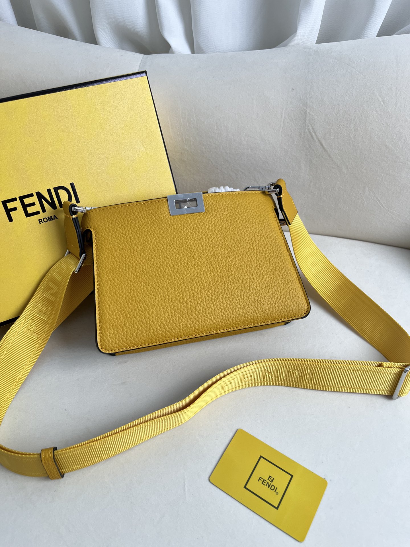 handbags FENDI 8066 size:21cm - vstockx