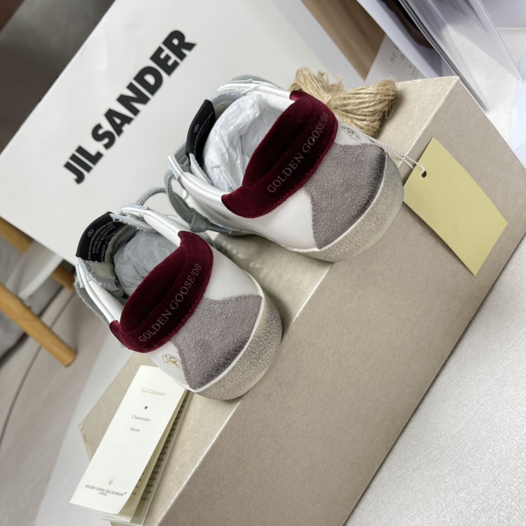 Golden Goose Superstar distressed-finish sneakers 32 - vstockx