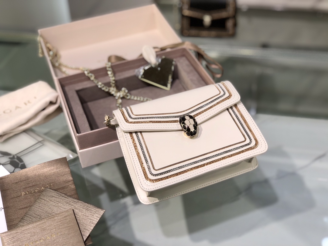 Handbags Bvlgari 288104 size:17.5*11*5 cm - vstockx