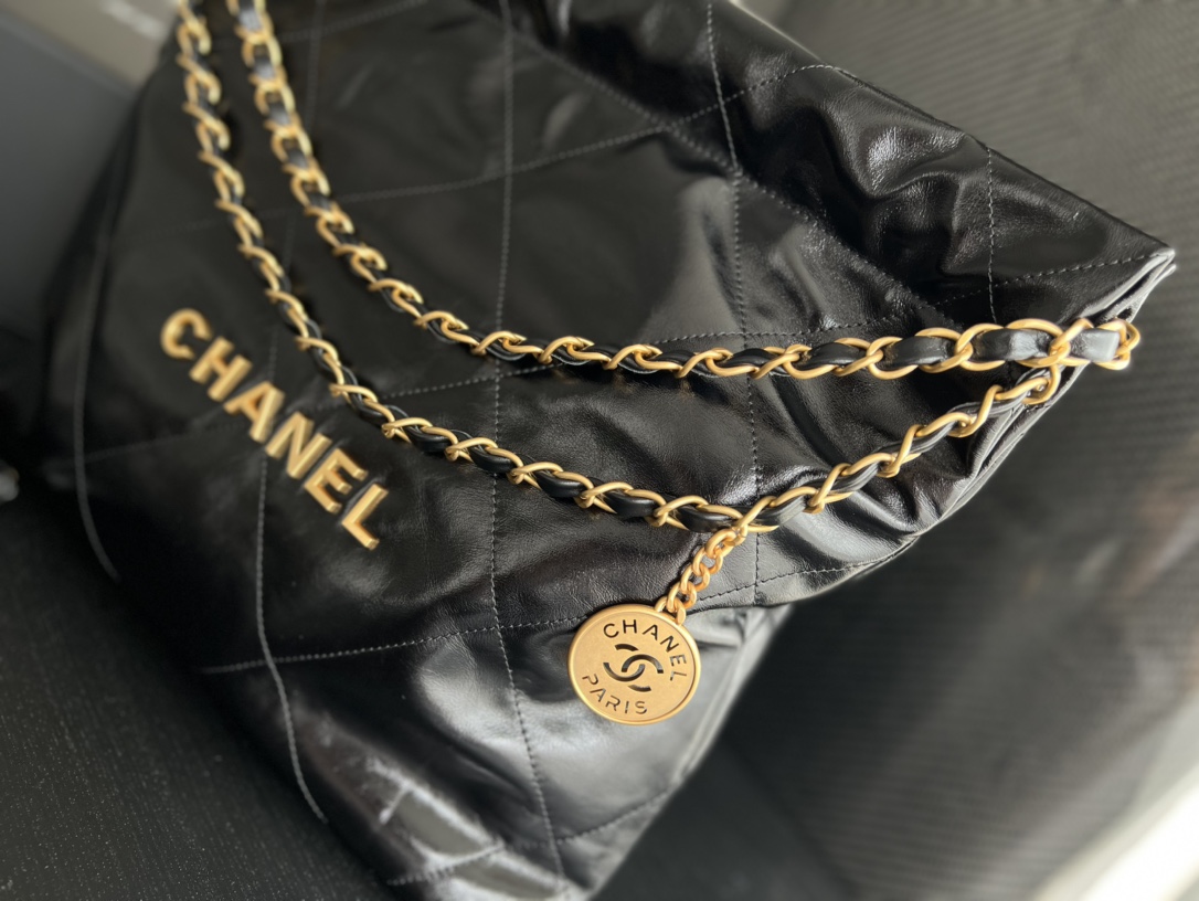 Handbag Chanel size 35cmx37cmx7 cm - vstockx