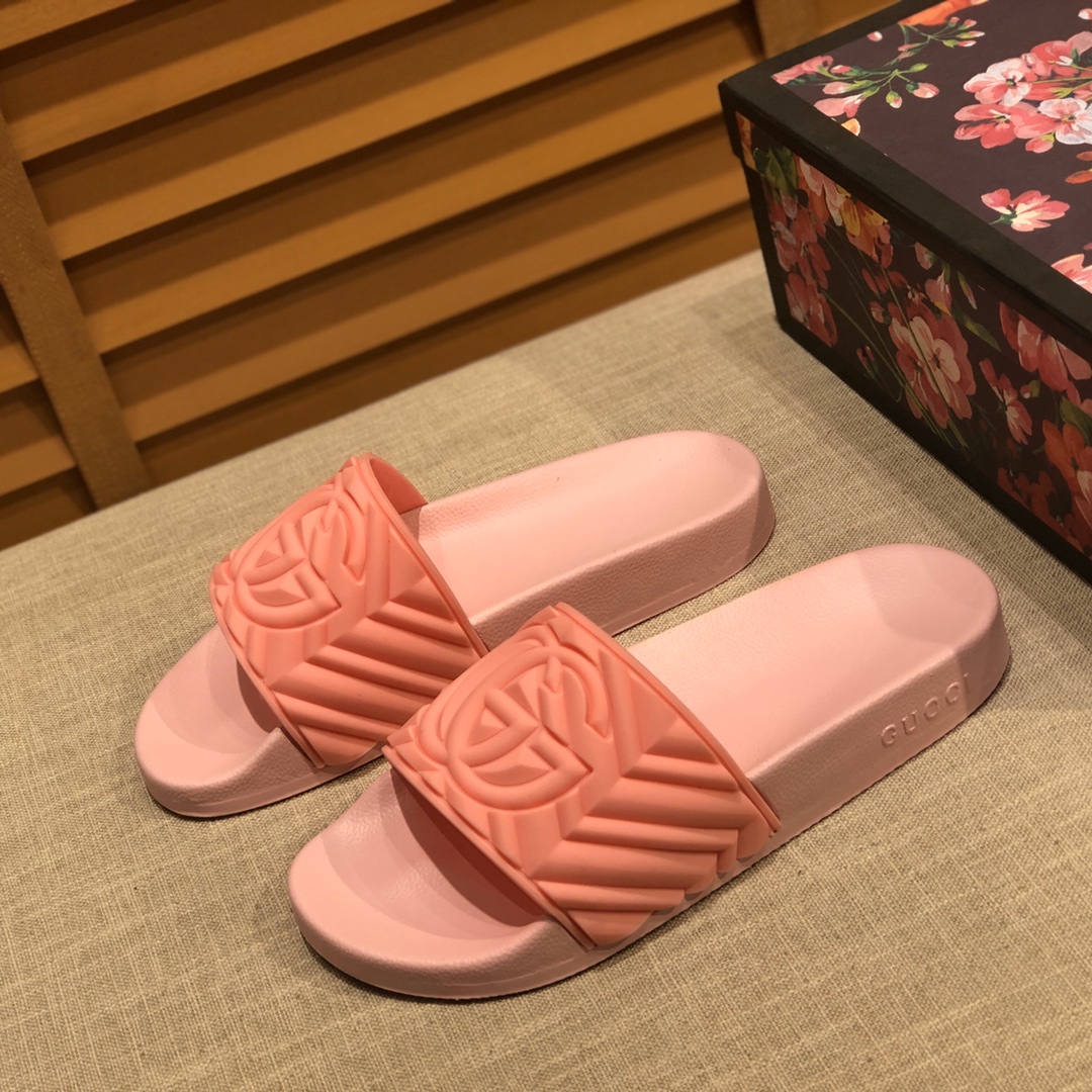 Gucci Slippers 50 - vstockx