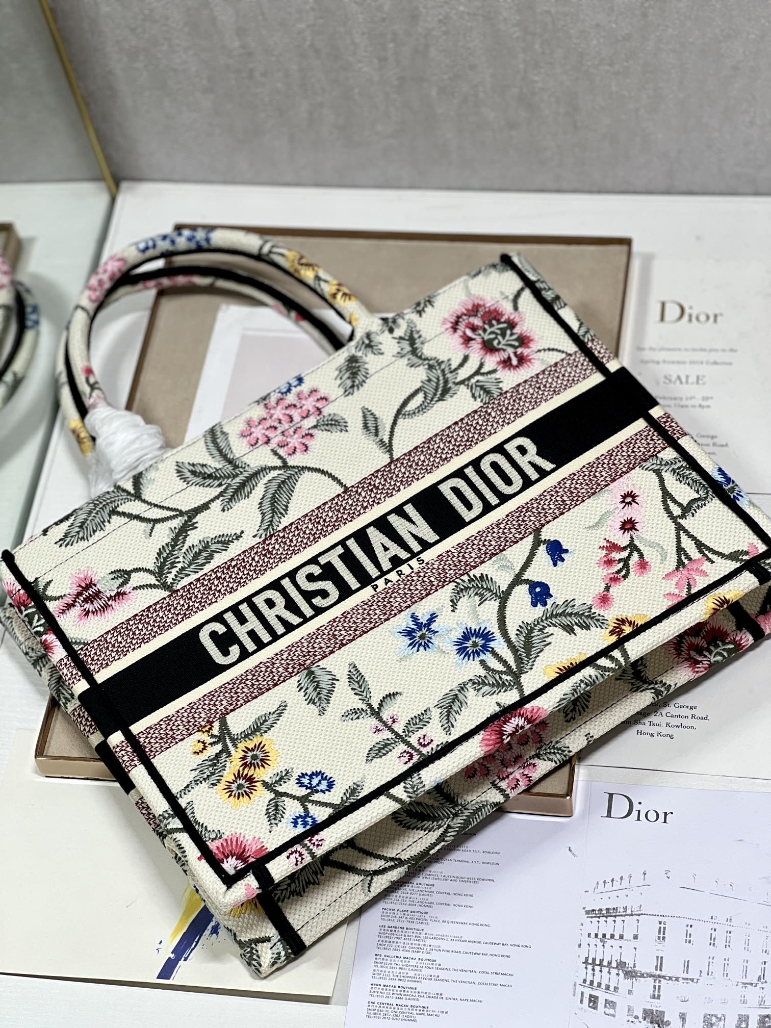 Handbag Dior 1286 size 36  28 cm - vstockx