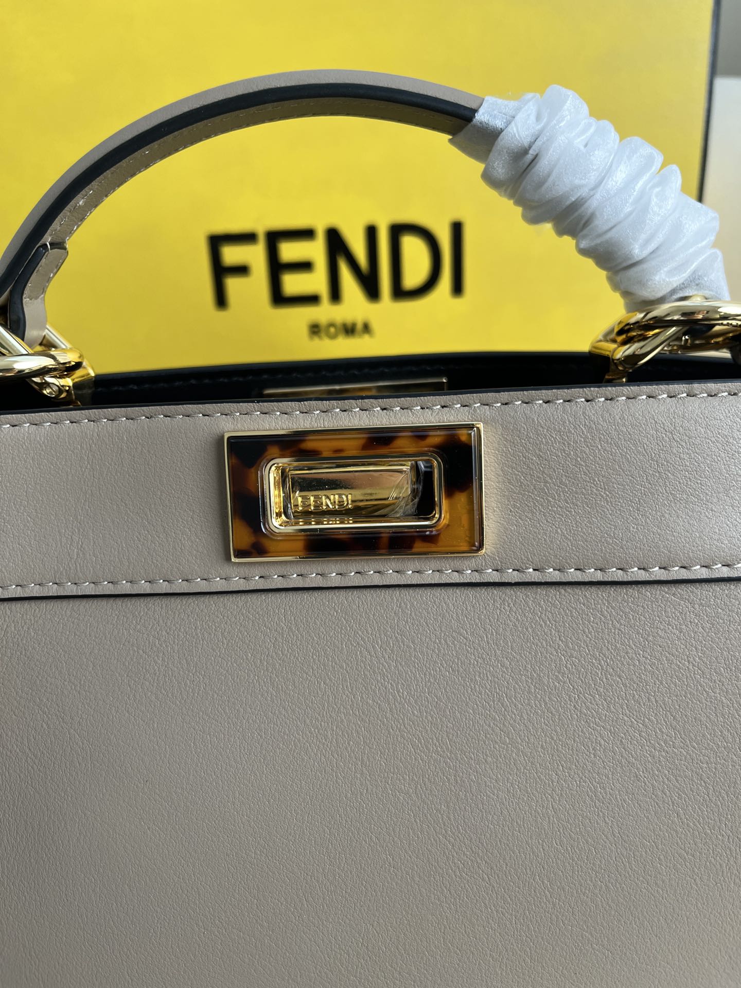 handbags FENDI 0229 size:27*21*11cm - vstockx