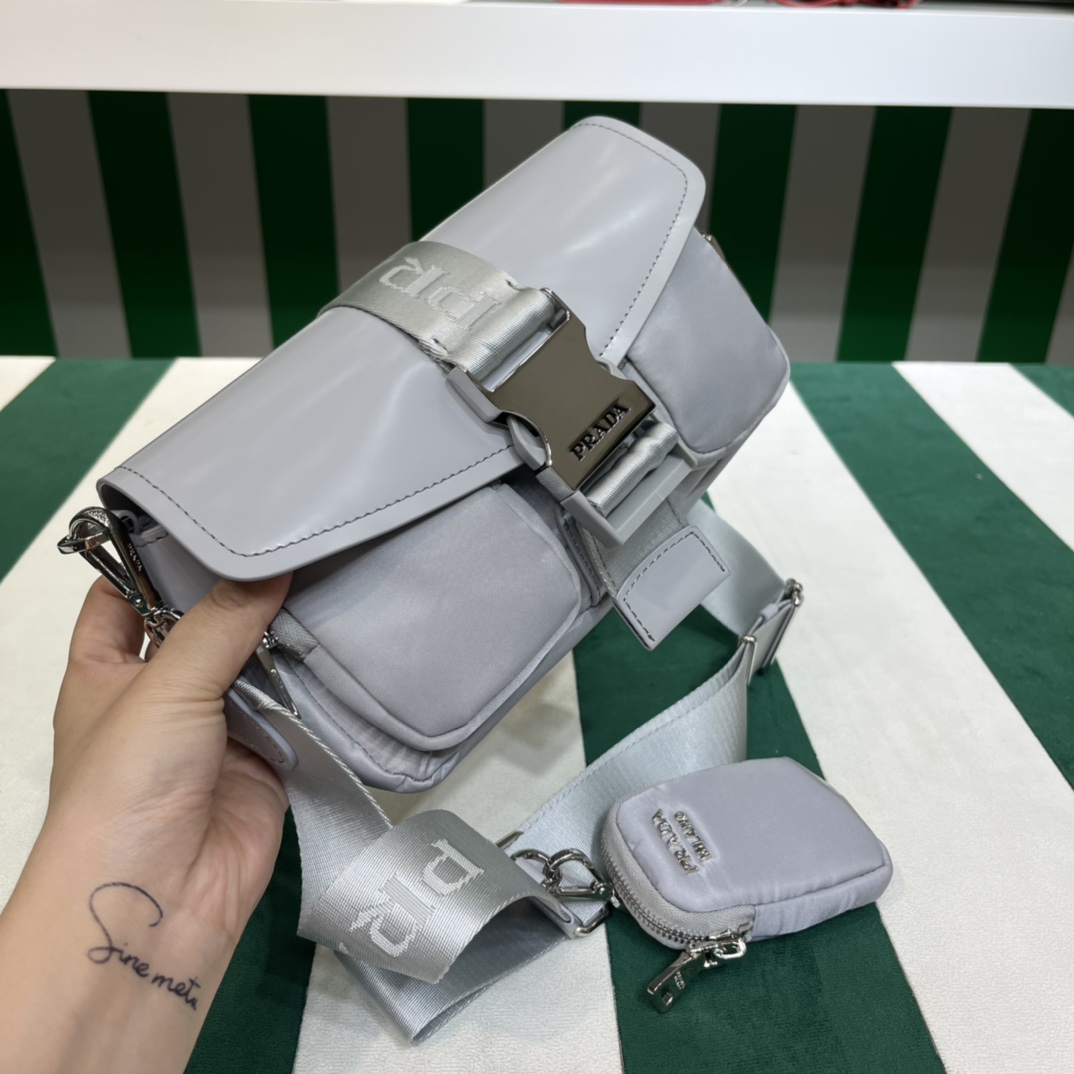 Handbags Prada 1BD295 size:22*7.5*14 cm - vstockx