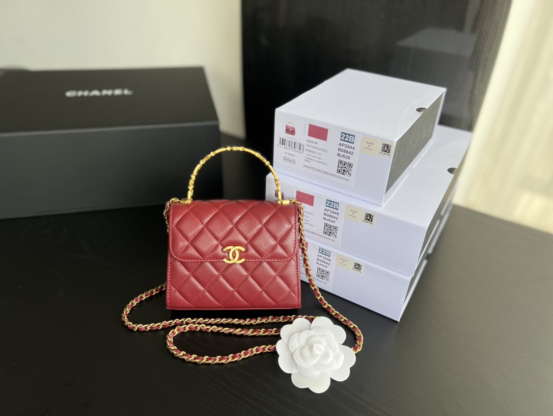 Handbag Chanel AP2945 size 11.5cmx14.5cm5.5 cm - vstockx