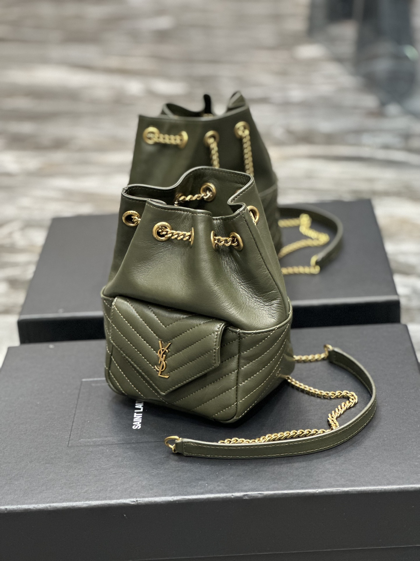 Handbags SAINT LAURENT 631052 size 19x13x13 cm - vstockx