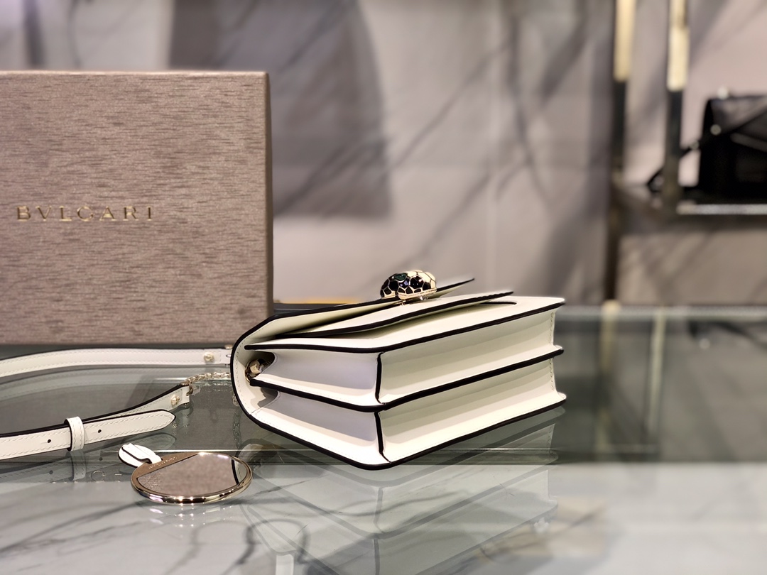 Handbags Bvlgari 9676 size:19*13*7 cm - vstockx