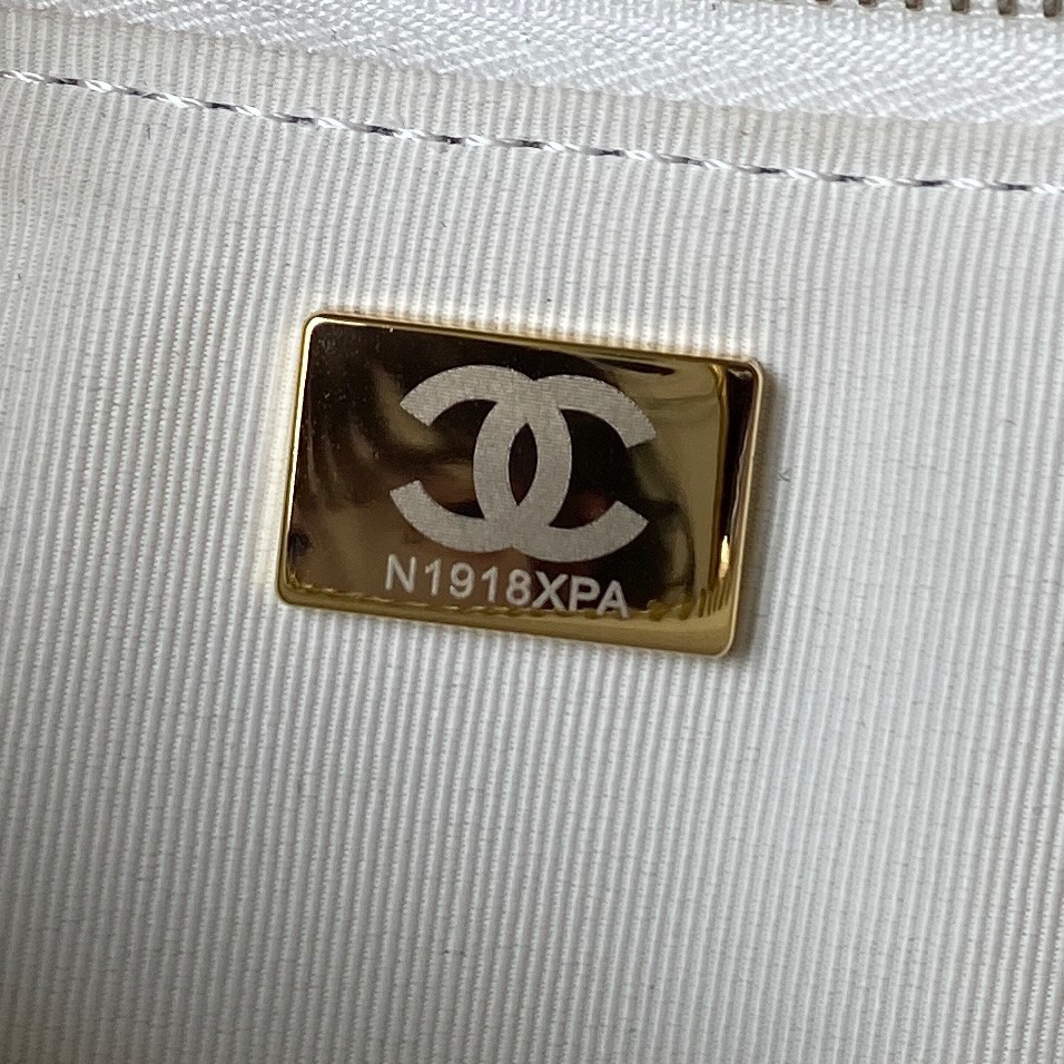 Handbags LOEWE AS4287 size:17.5  28.5  2 cm - vstockx