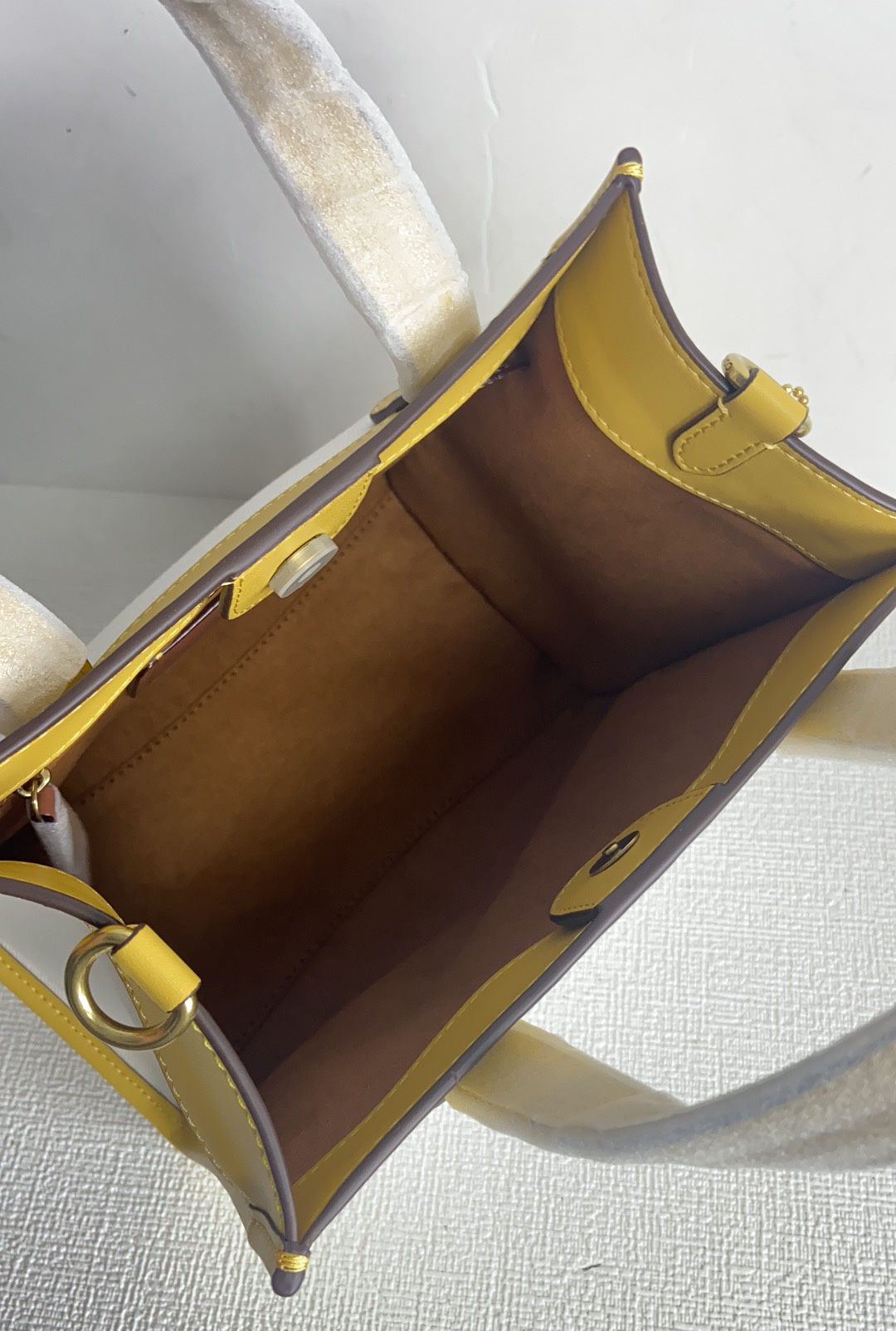 Handbags Coach CH740 size:22*20*12 - vstockx