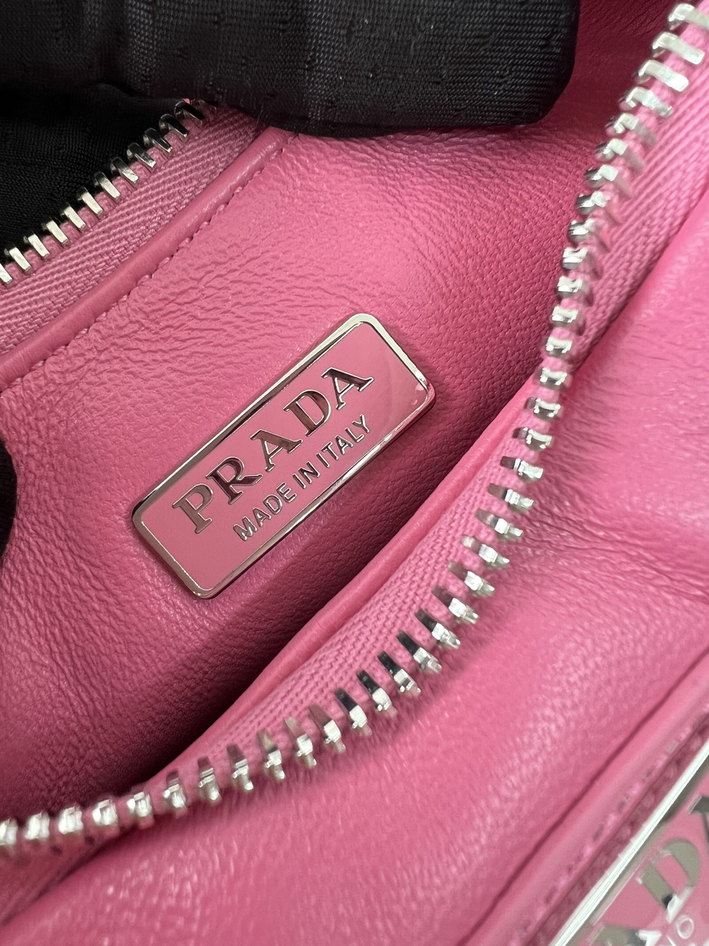 handbags prada 1BH204 22*18*6.5 - vstockx