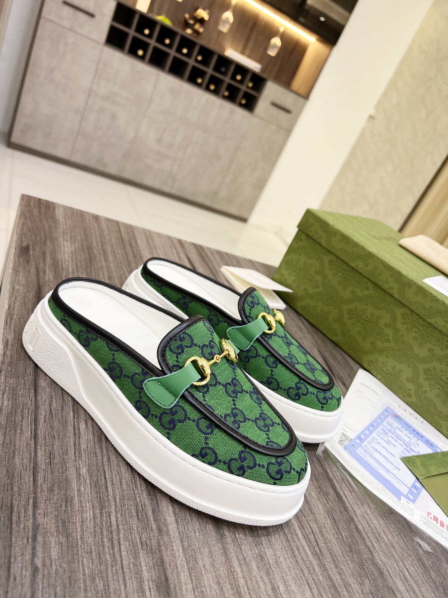 Gucci Women's WOMEN 6 - vstockx