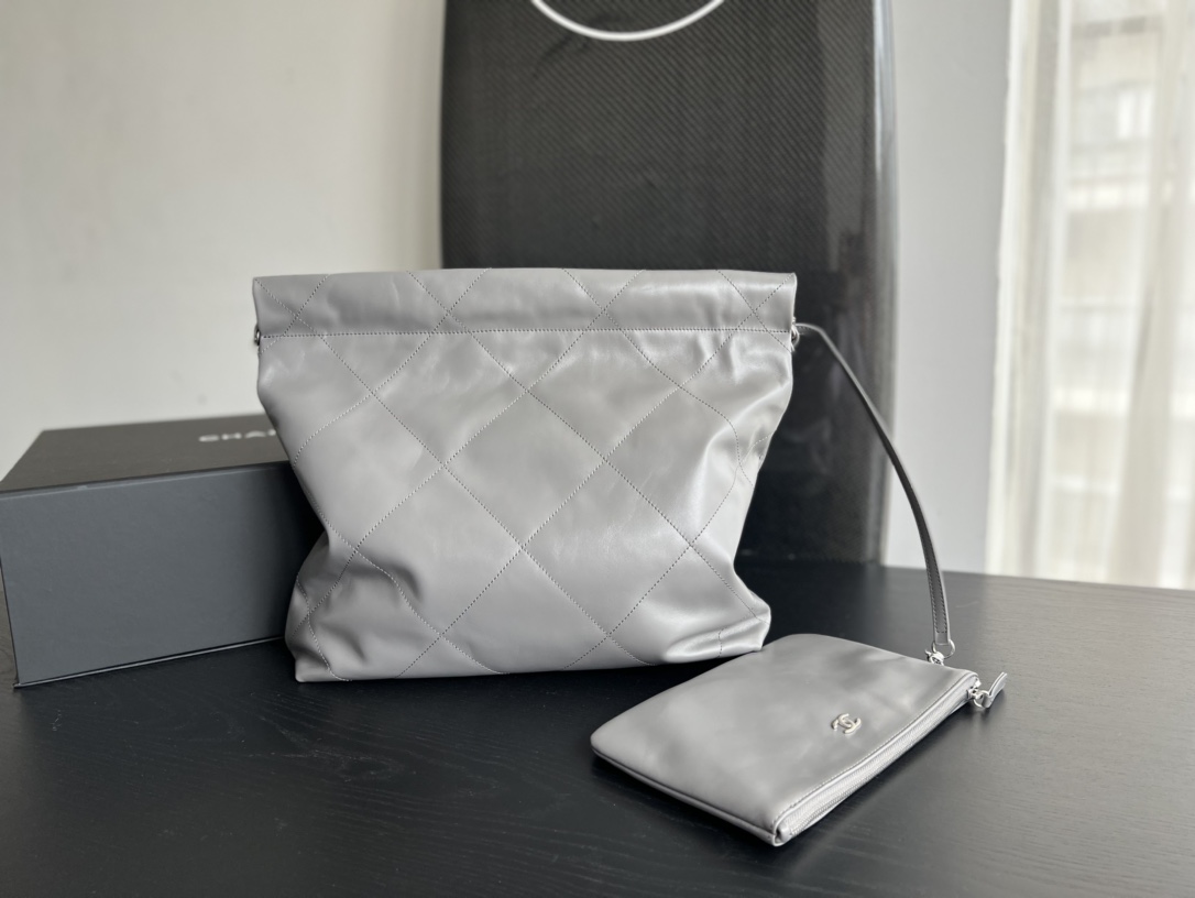 Handbag Chanel size 35cmx37cmx7 cm - vstockx