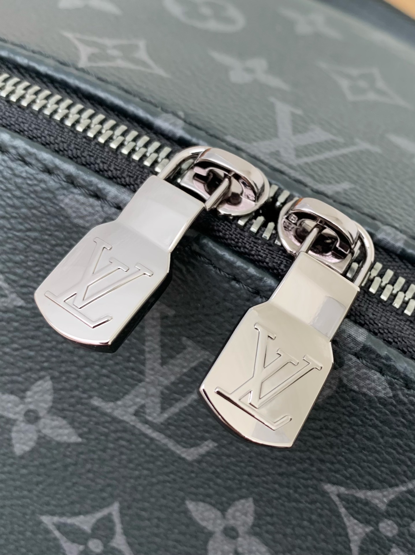 Handbags Louis Vuitton M43186 size:30*0*20 cm - vstockx