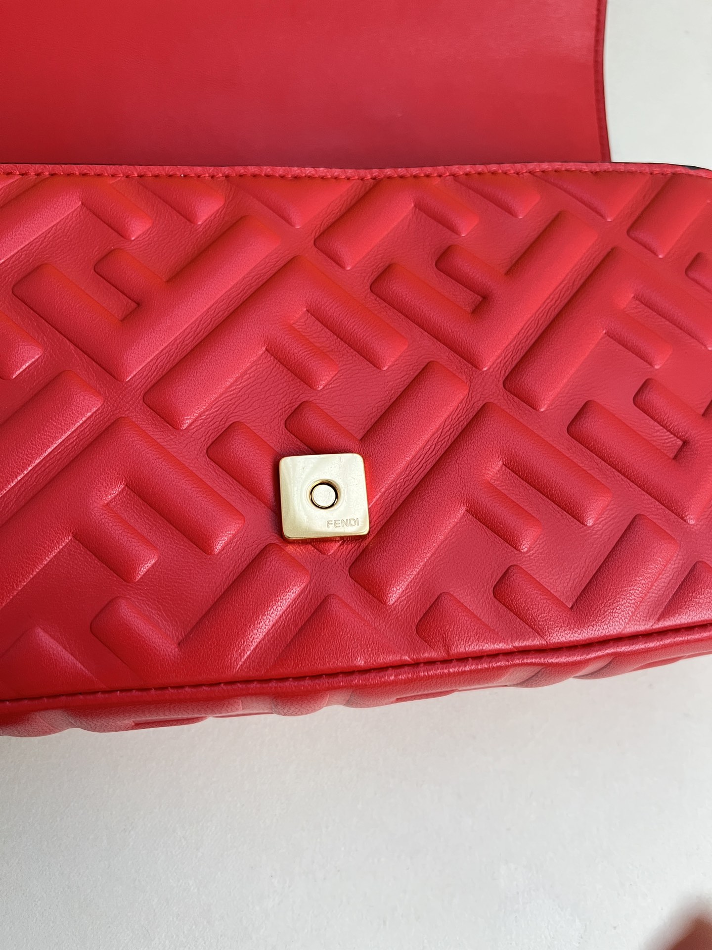 handbags FENDI 211 size:27*15*6cm - vstockx