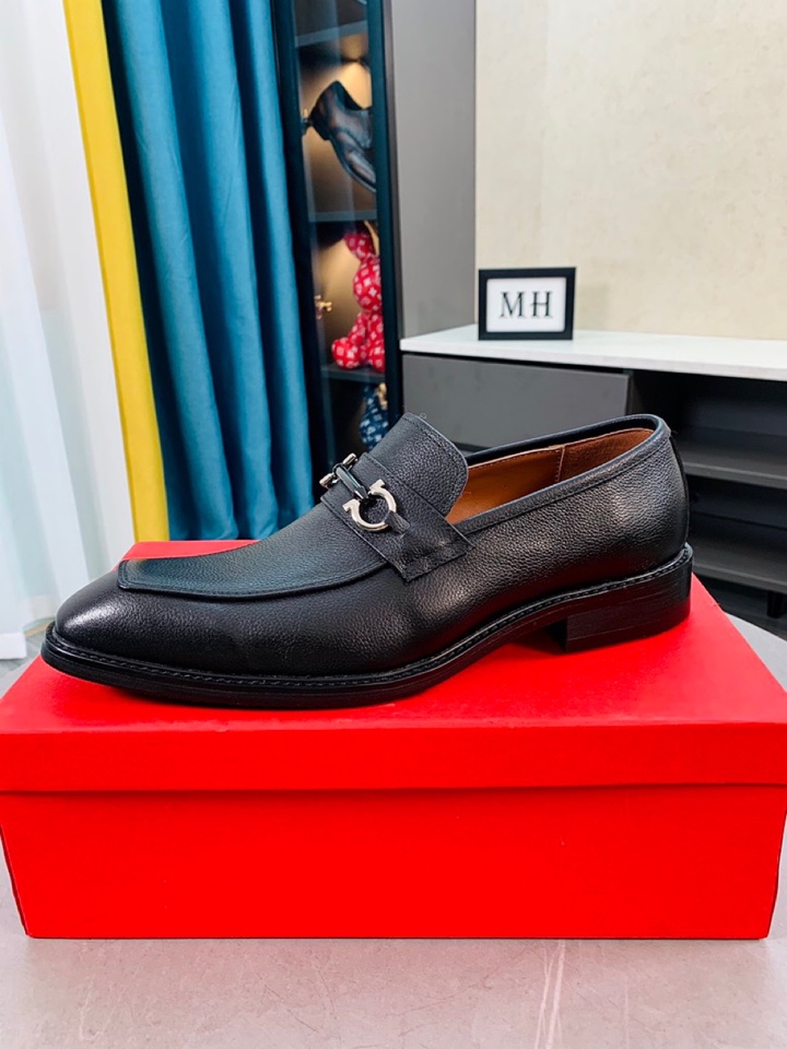 Salvatore Ferragamo Boots 30 - vstockx