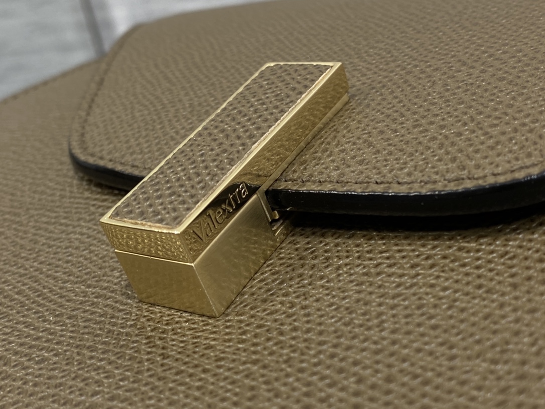 Handbag VALEXTRA size ** - vstockx