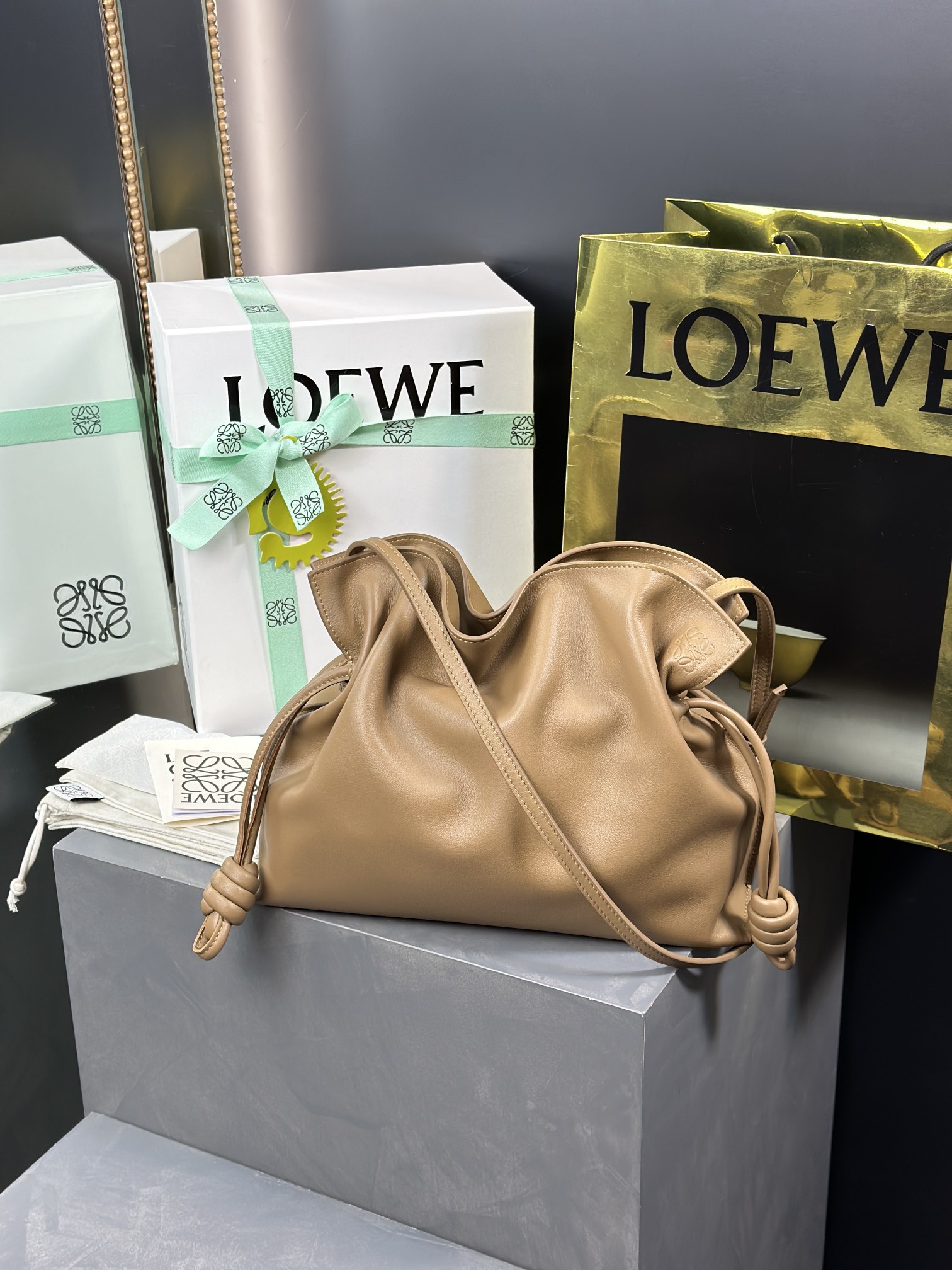 Handbags LOEWE flamenco clutch size:30-24.5-10.5 cm - vstockx