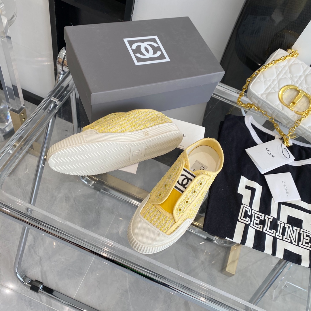 Chanel Flat canvas Sneaker 1 - vstockx