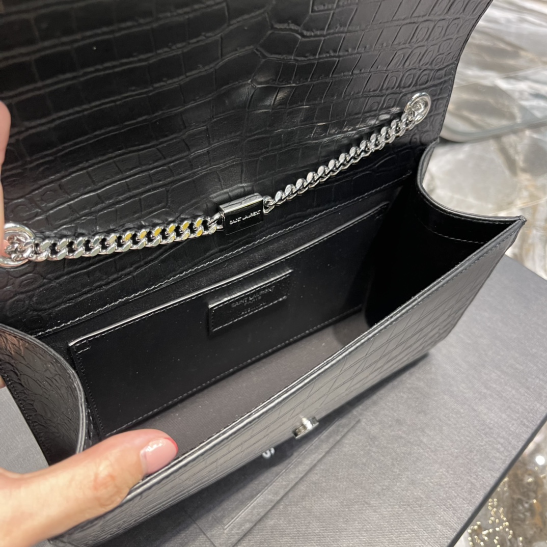 Handbags SAINT LAURENT 354119 size 24x14.5x5 cm - vstockx