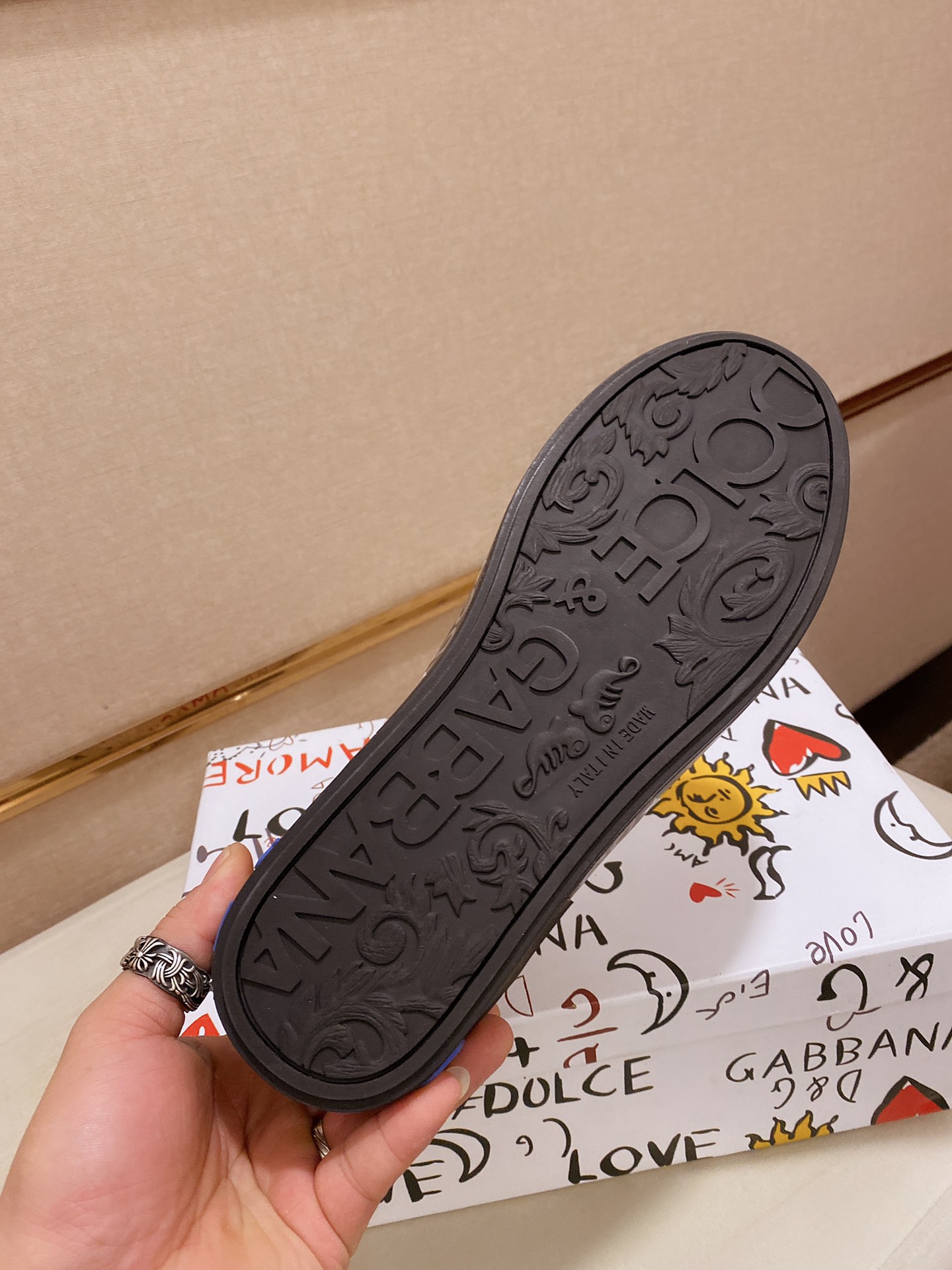 Dolce & Gabbana Low Tops Sneakers 132 - vstockx