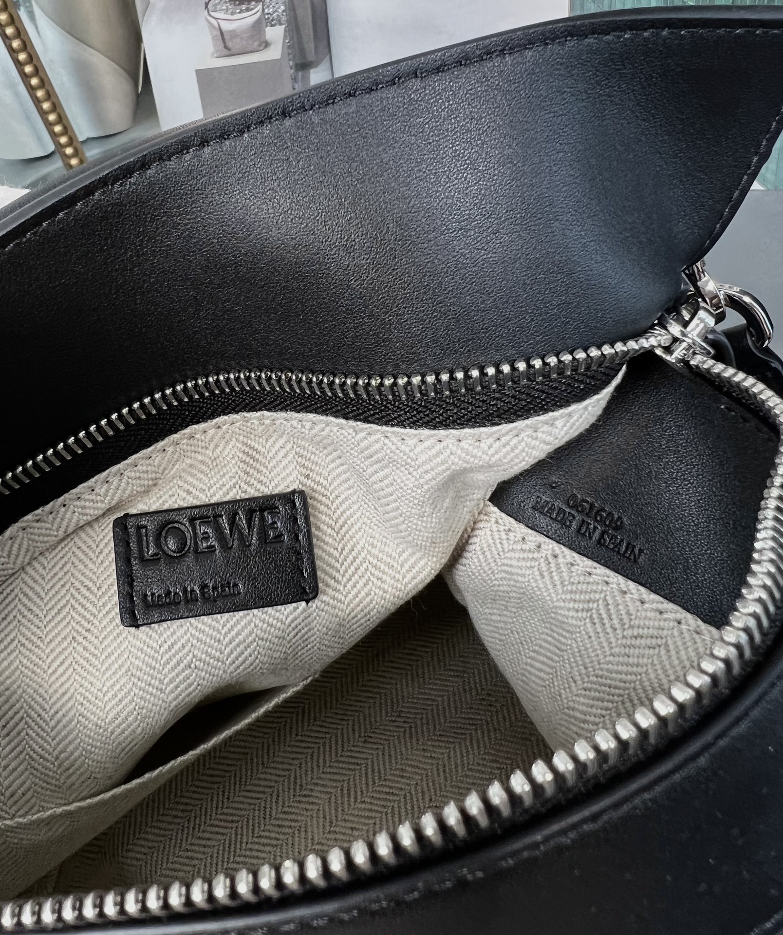 Handbags LOEWE ZP size:2414-11 cm - vstockx