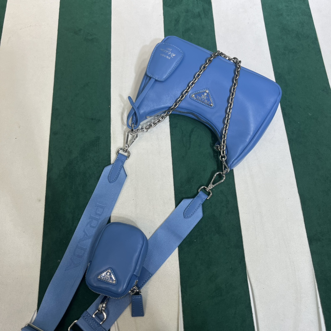 Handbags Prada 1BH240 size:22*12*6 cm - vstockx