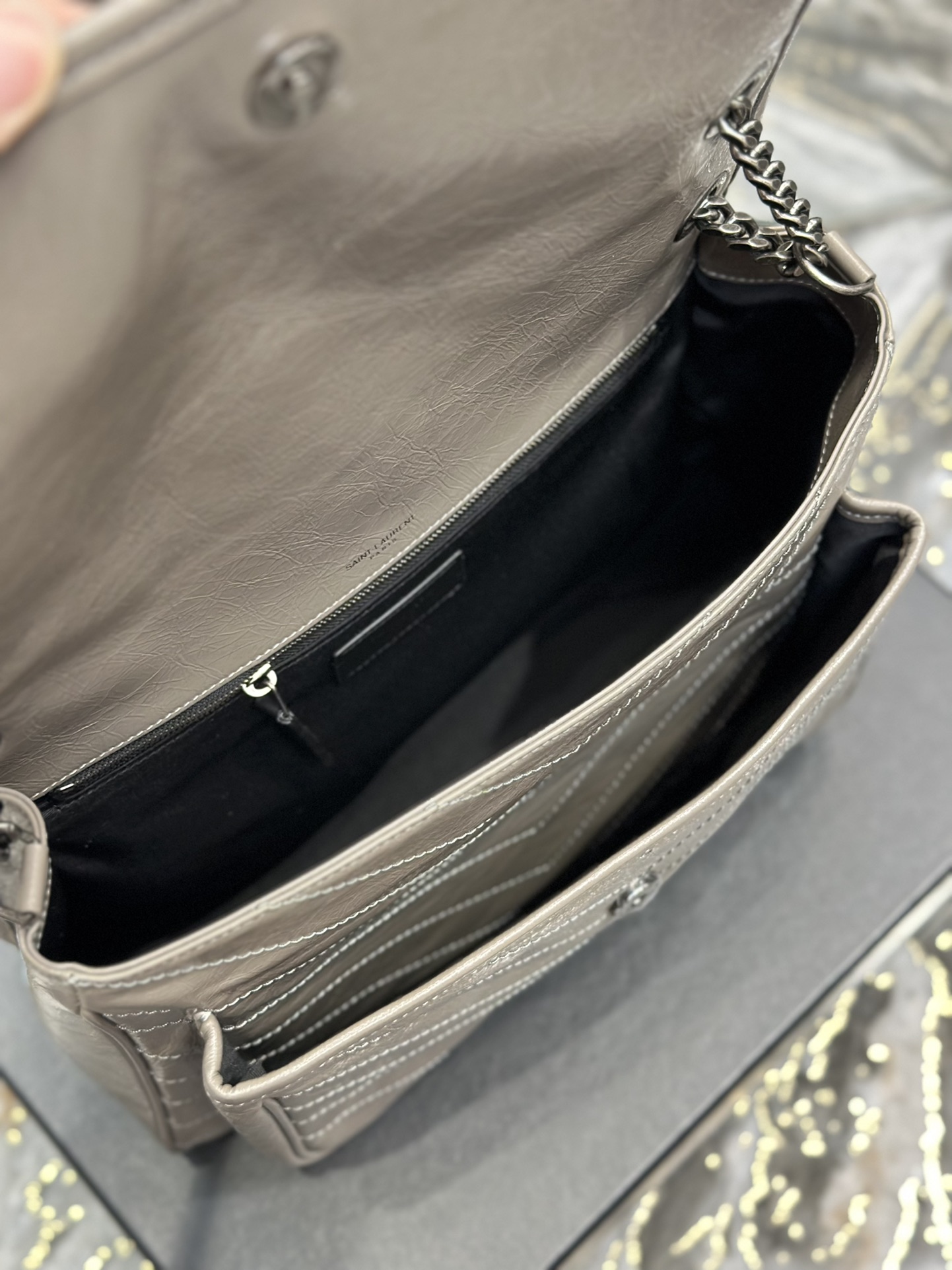 Handbags SAINT LAURENT 498830 size 32x23x9 CM - vstockx