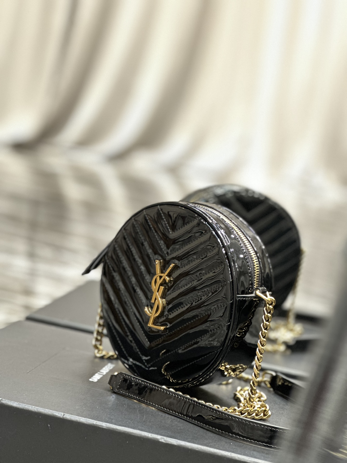 Handbags SAINT LAURENT 610436 size 17x17x5.5 cm - vstockx