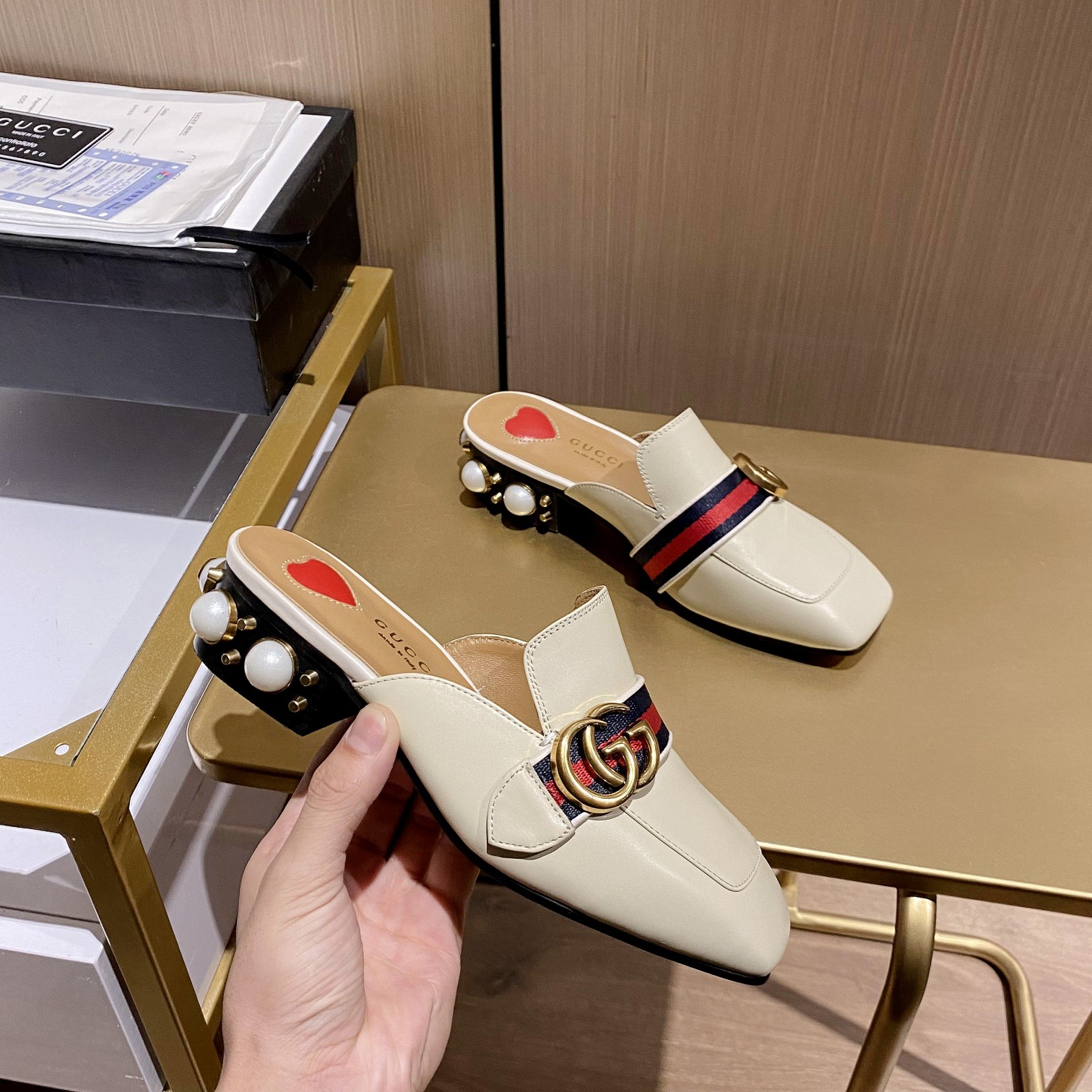 Gucci Leather mid-heel loafer Women 12 - vstockx