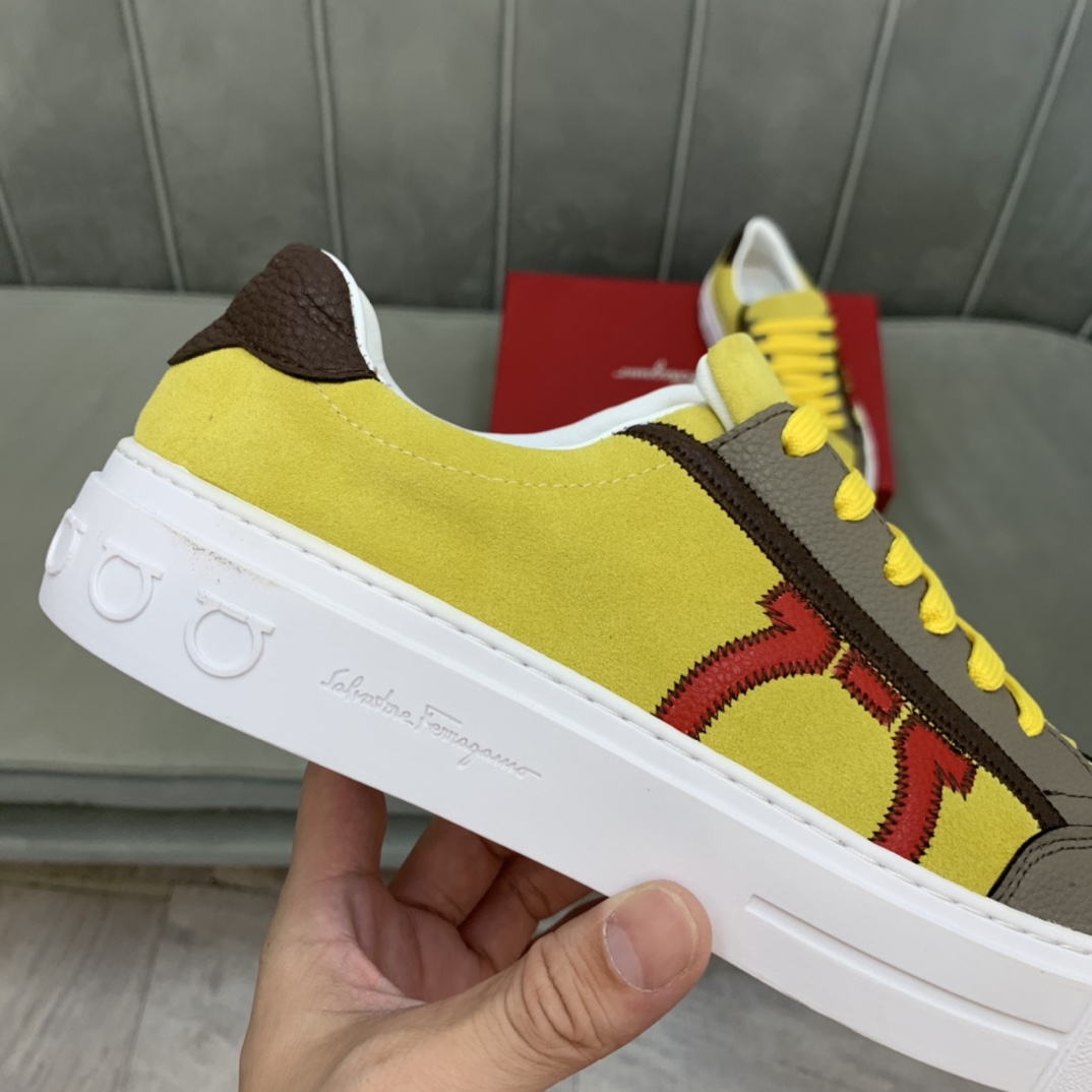 Salvatore Ferragamo Gancini Sneaker 12 - vstockx