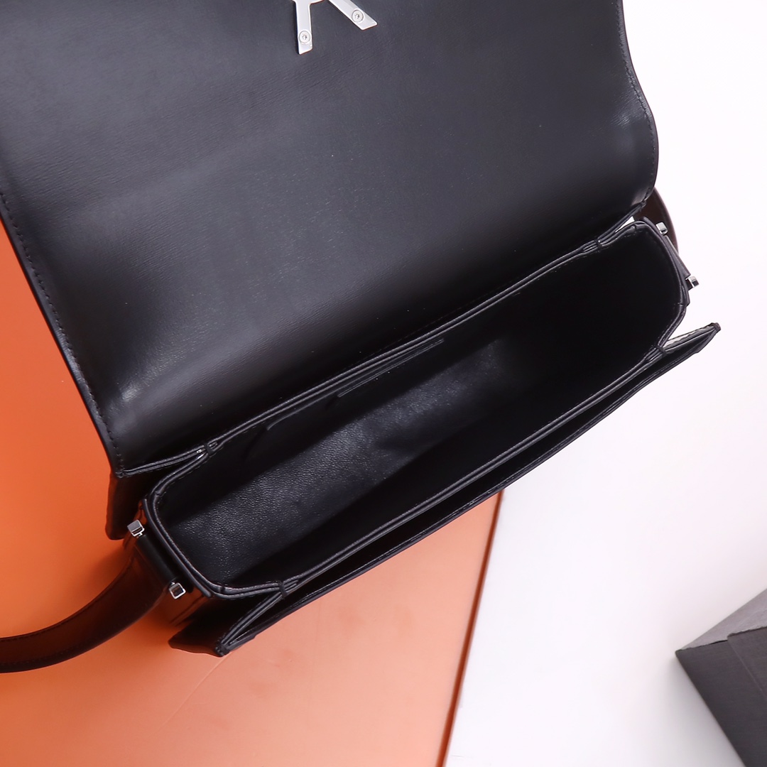 Handbags SAINT LAURENT 634305 size 23x16x6 cm - vstockx