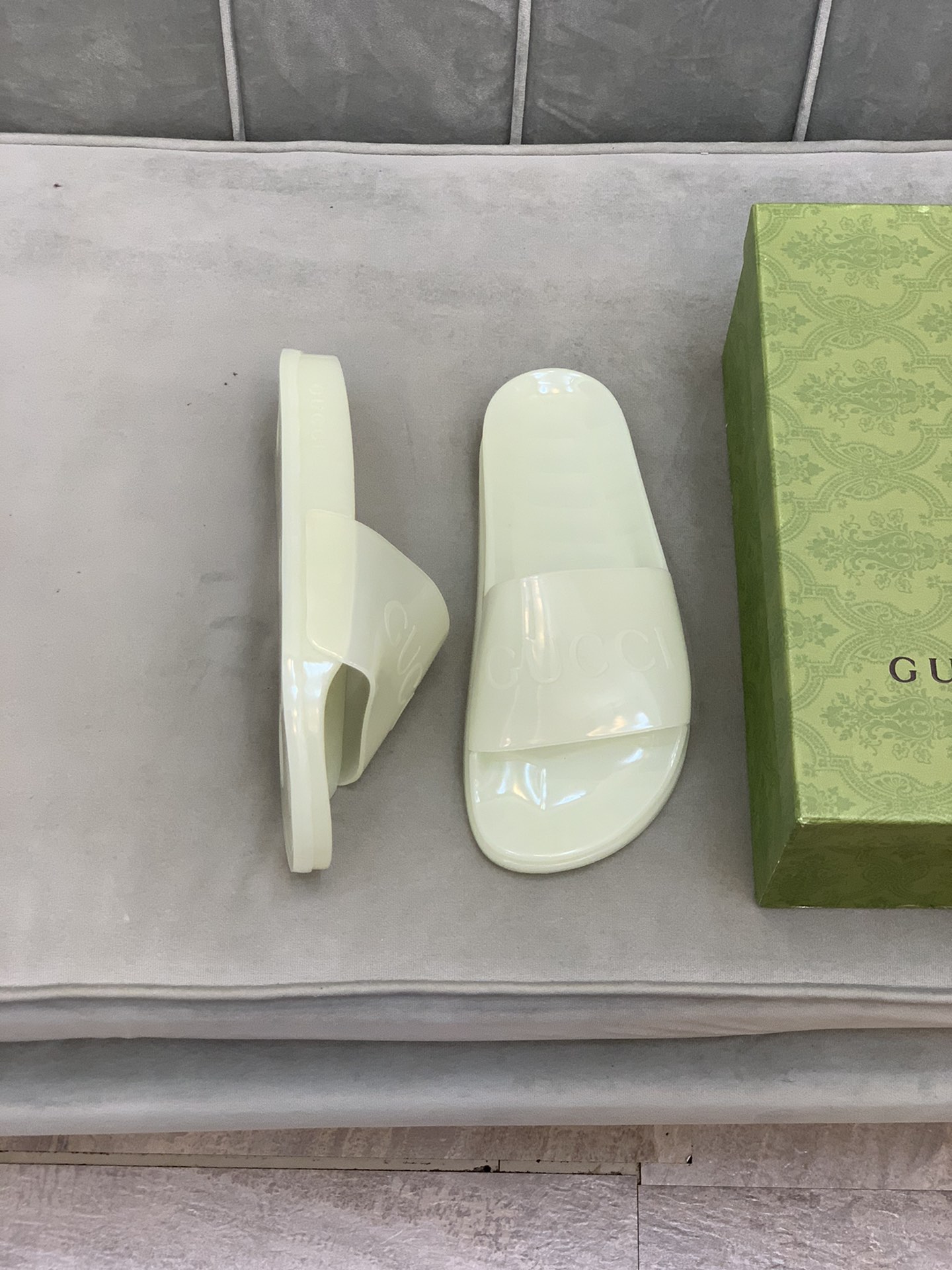Gucci Slippers1 - vstockx