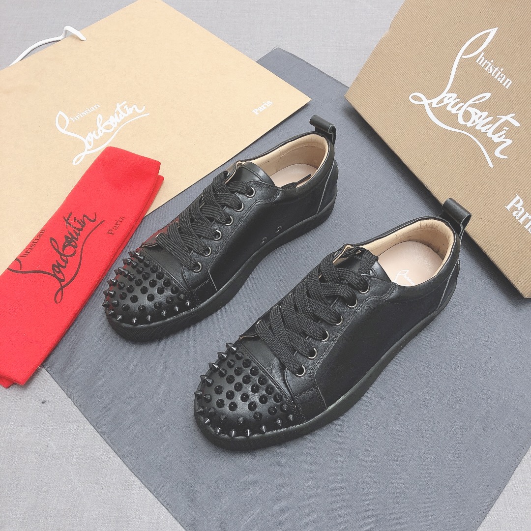 Christian Louboutin Louis Junior Spikes Orlato Flat Sneakers 5 - vstockx