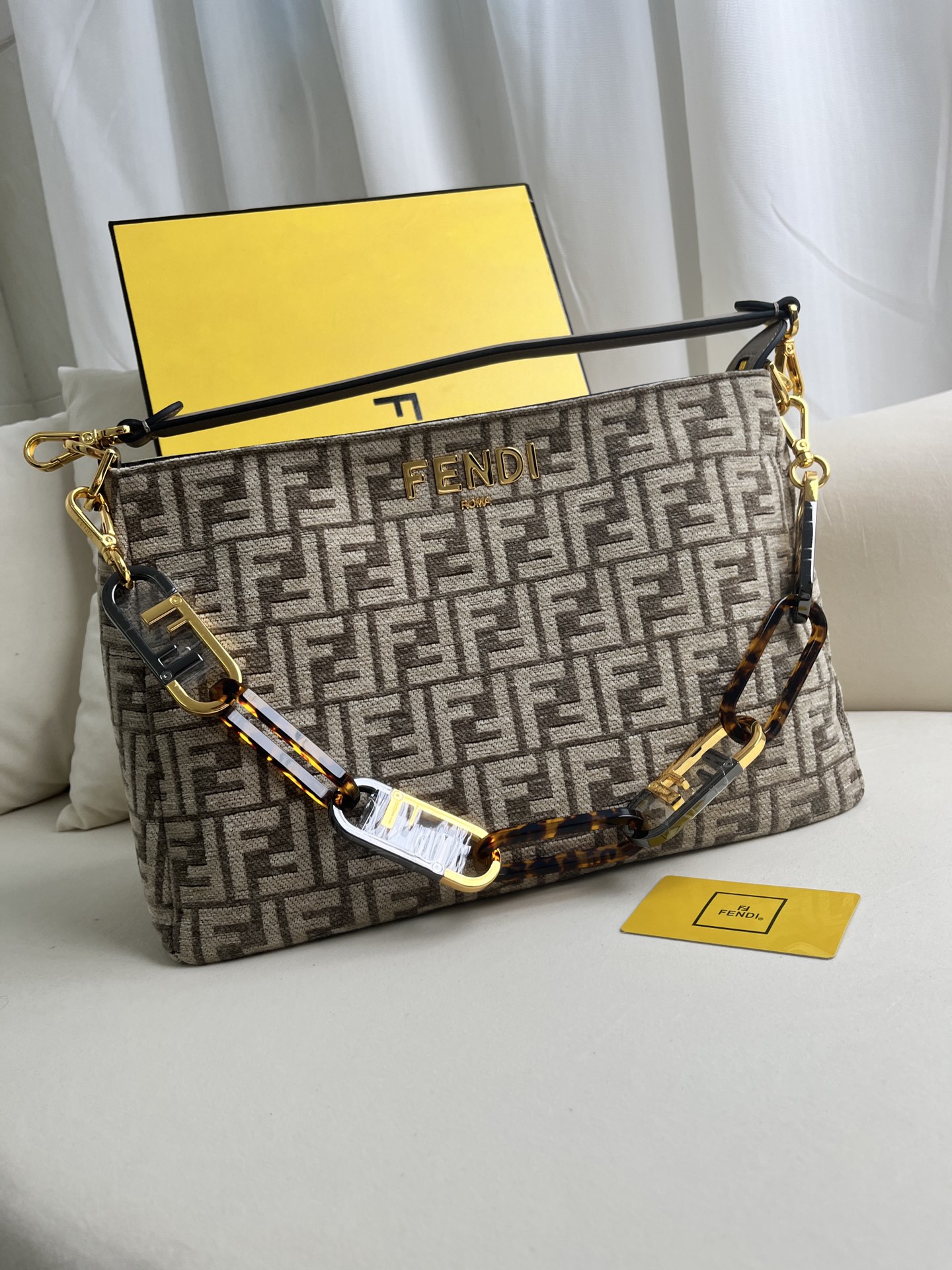 handbags FENDI 014 size:23.5*36*14cm - vstockx