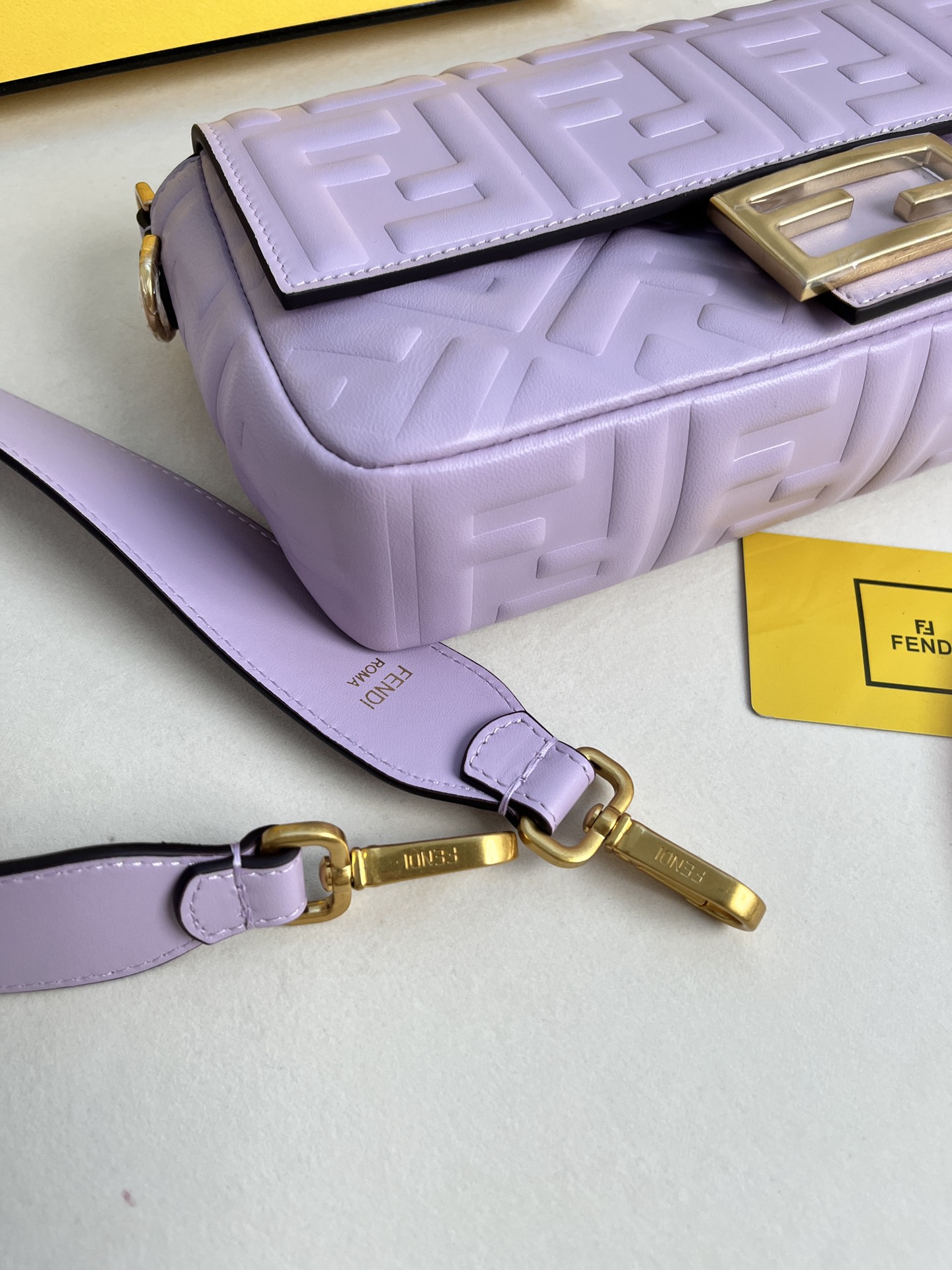 handbags FENDI 211 size:27*15*6cm - vstockx