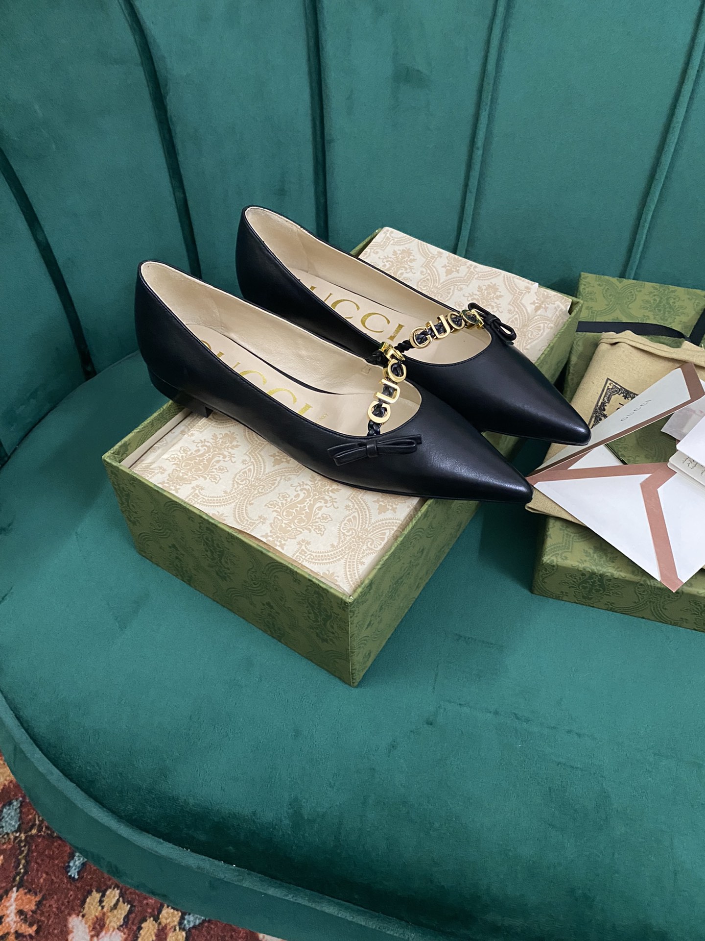 Gucci Women's pump with 'GUCCI' Women 10 - vstockx