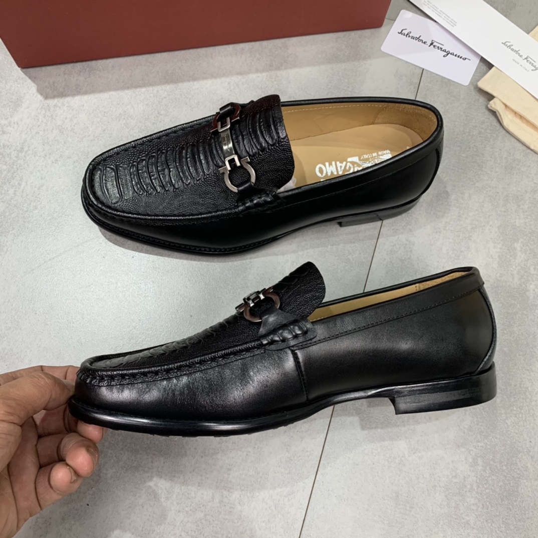 Salvatore Ferragamo Boots 17 - vstockx